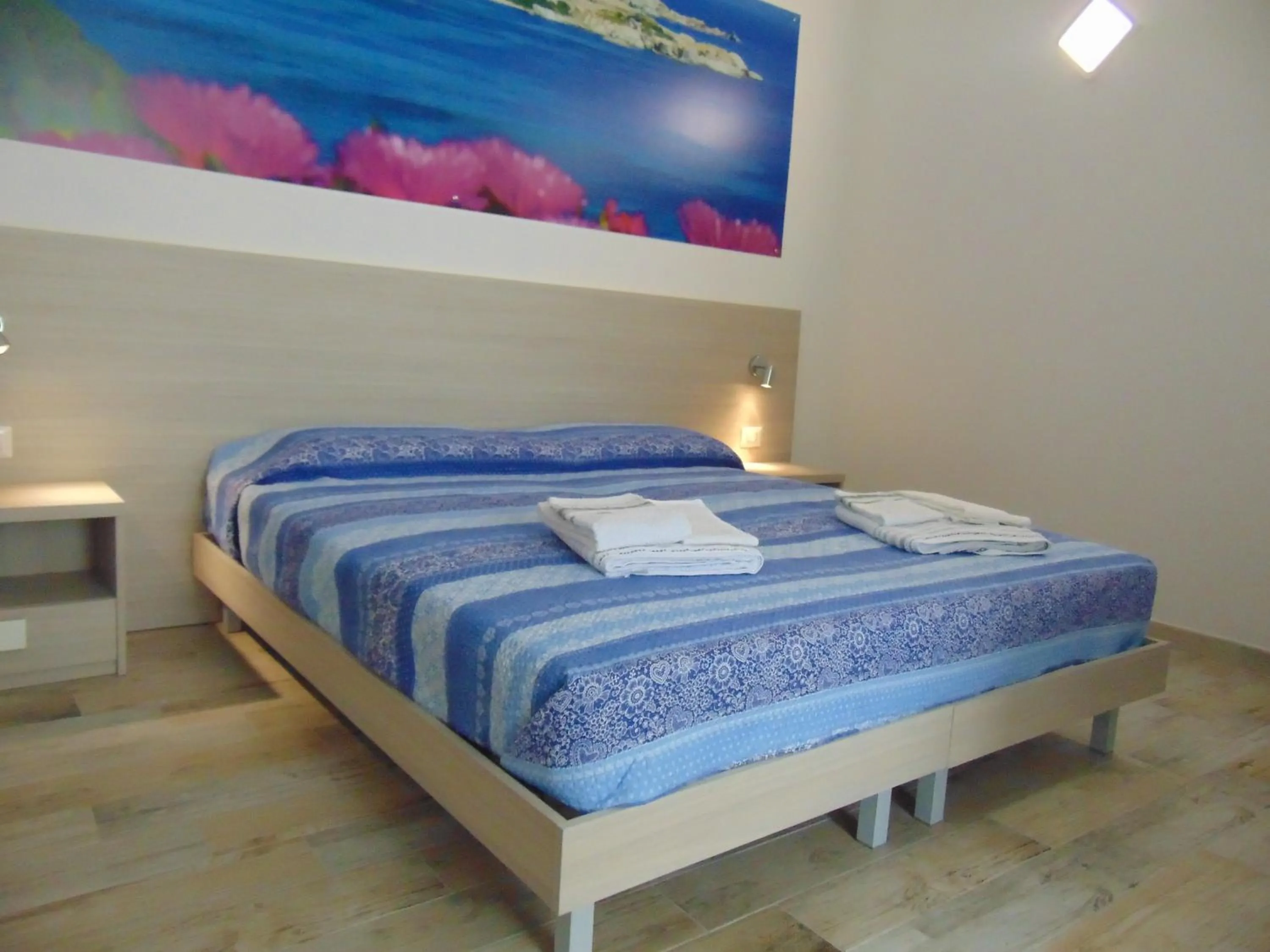 Bedroom, Bed in Mio & Tuyo