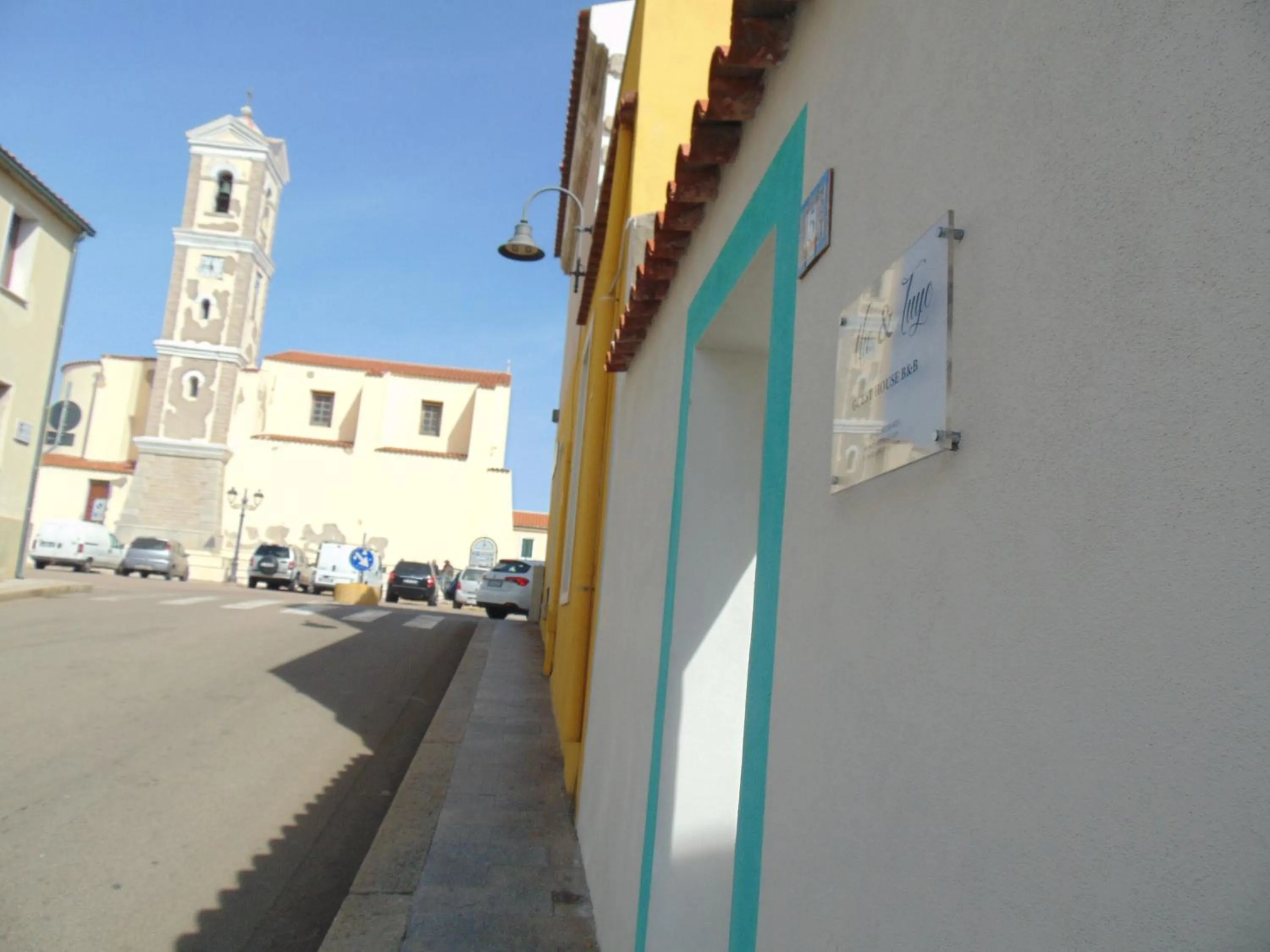 Facade/entrance in Mio & Tuyo