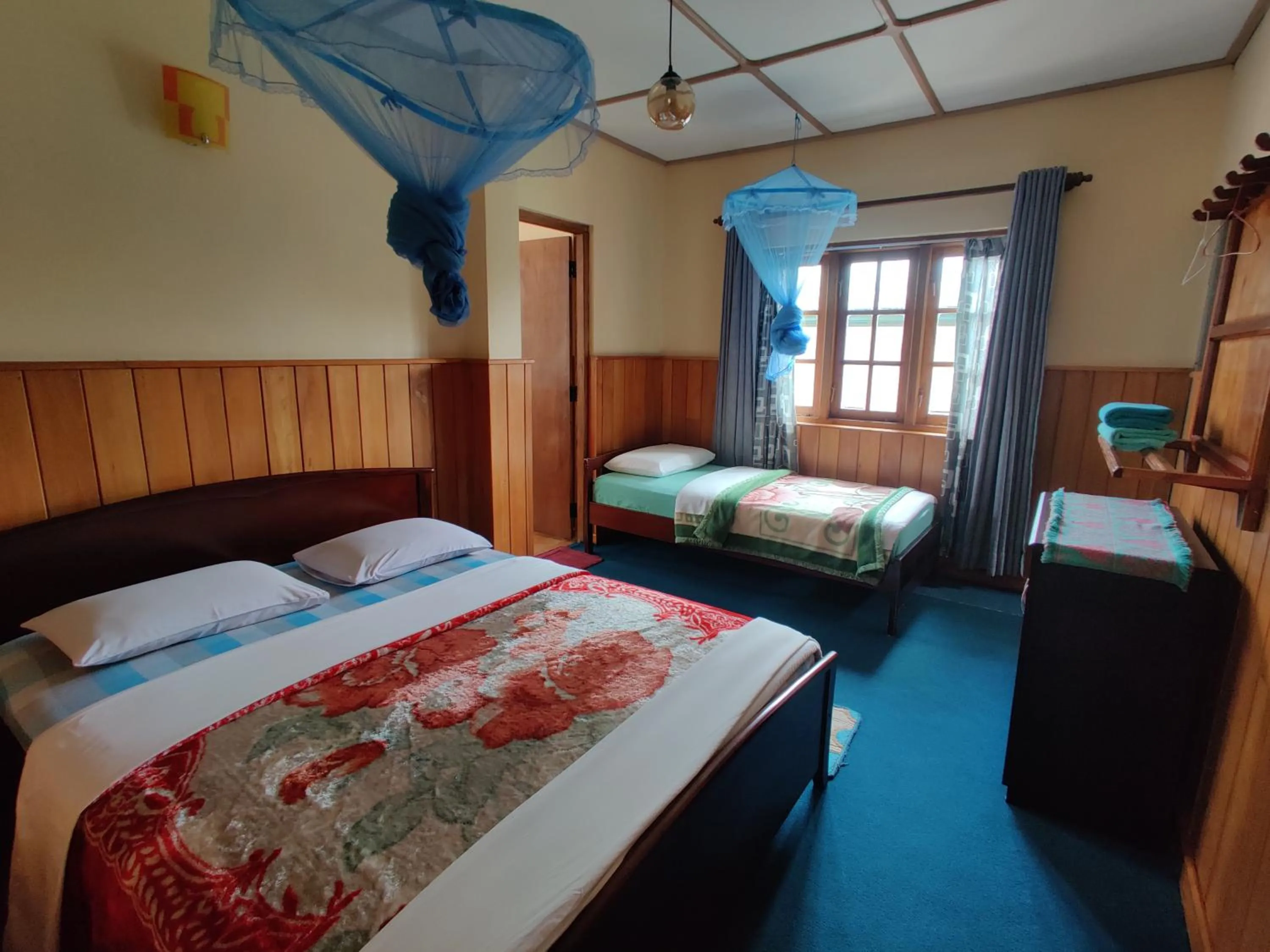 Bed in Carnation Rest