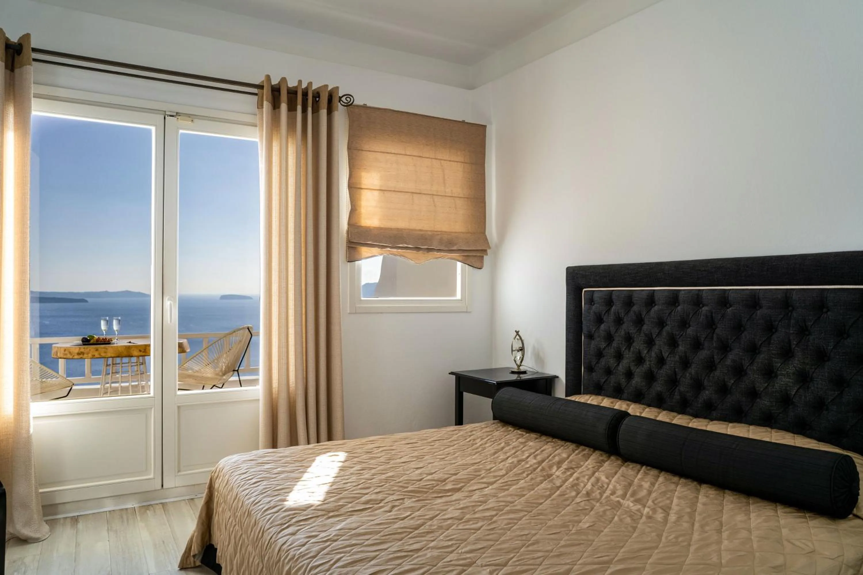 View (from property/room), Bed in Delfini Villas