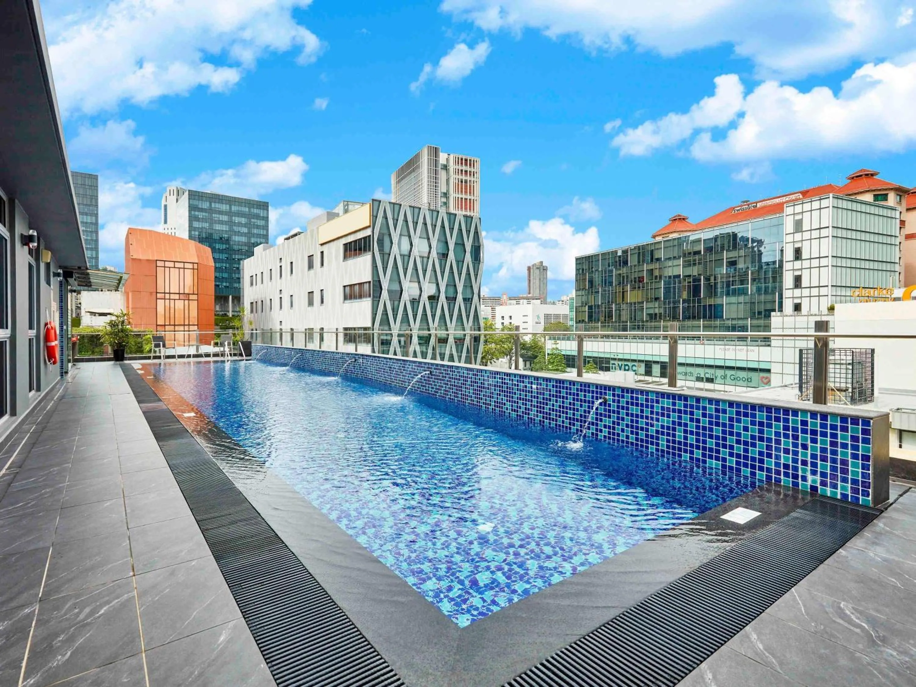 Property building in ibis budget Singapore Clarke Quay
