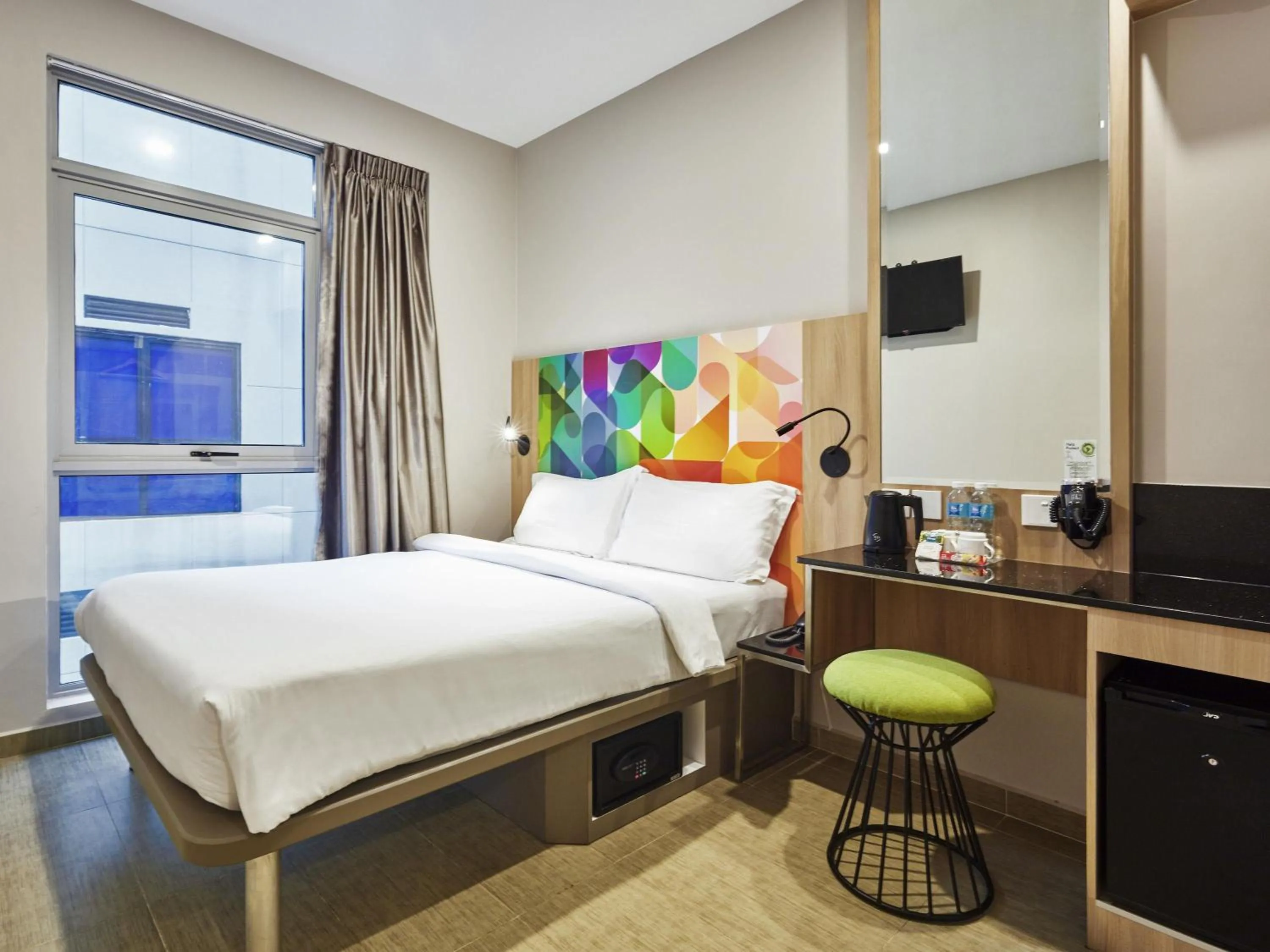 Bedroom, Bed in ibis budget Singapore Clarke Quay
