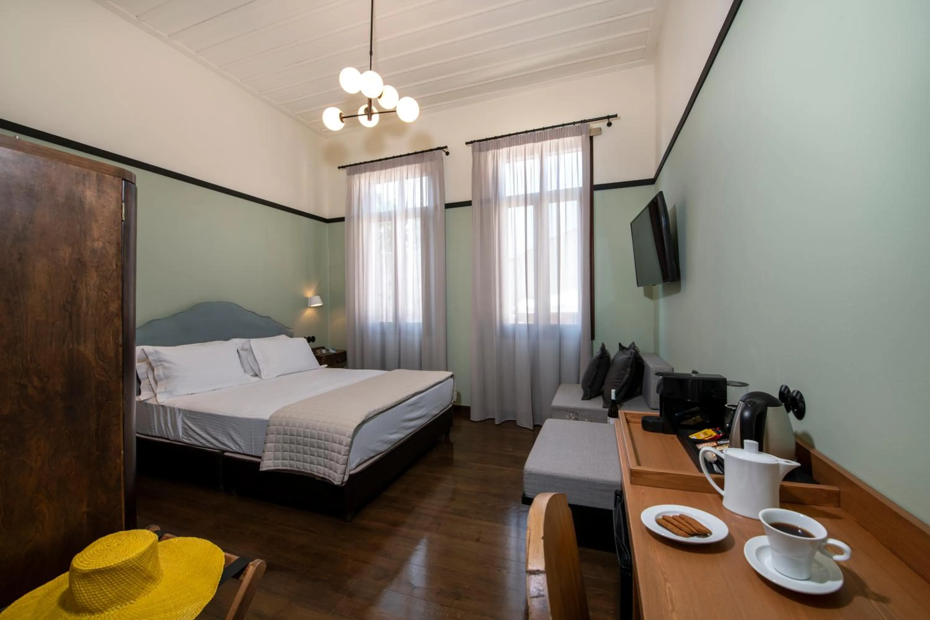 Mosaic Venetian Harbour Suites