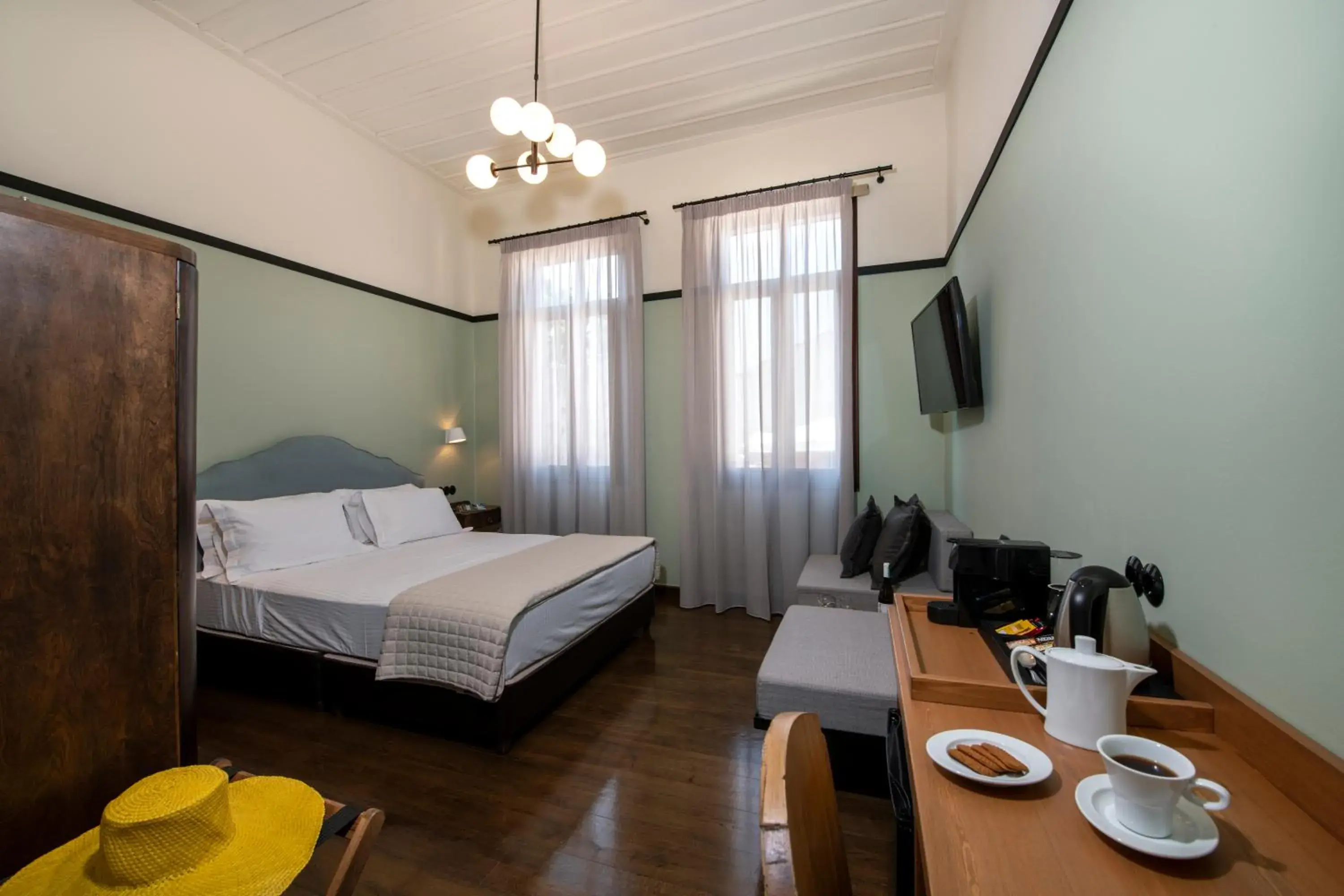 Deluxe Suite with Old Town View - single occupancy in Mosaic Venetian Harbour Suites Deluxe Suite with Old Town View - single occupancy in Mosaic Venetian Harbour Suites