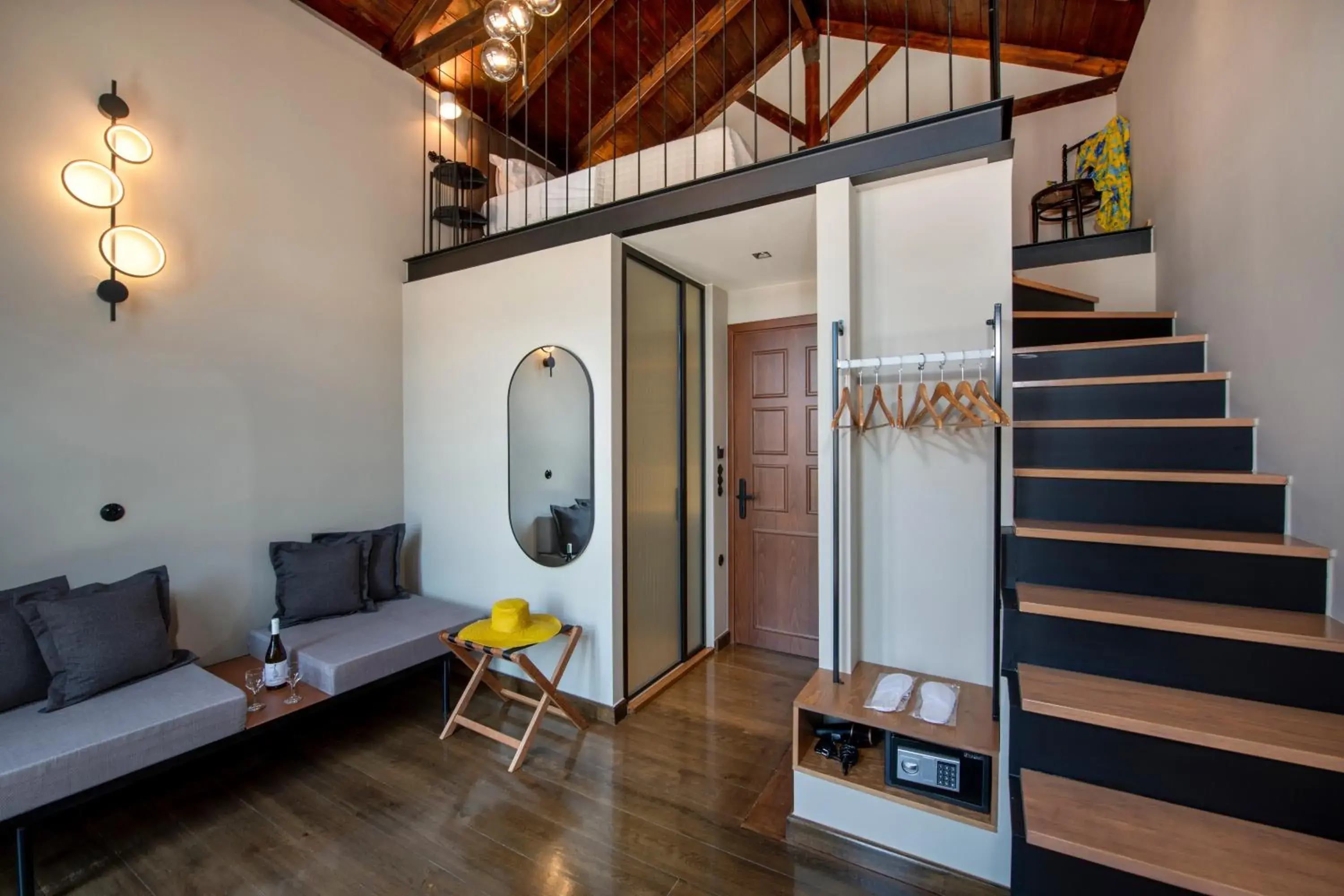 Maisonette with Private Terrace & Mountain View - single occupancy in Mosaic Venetian Harbour Suites Maisonette with Private Terrace & Mountain View - single occupancy in Mosaic Venetian Harbour Suites