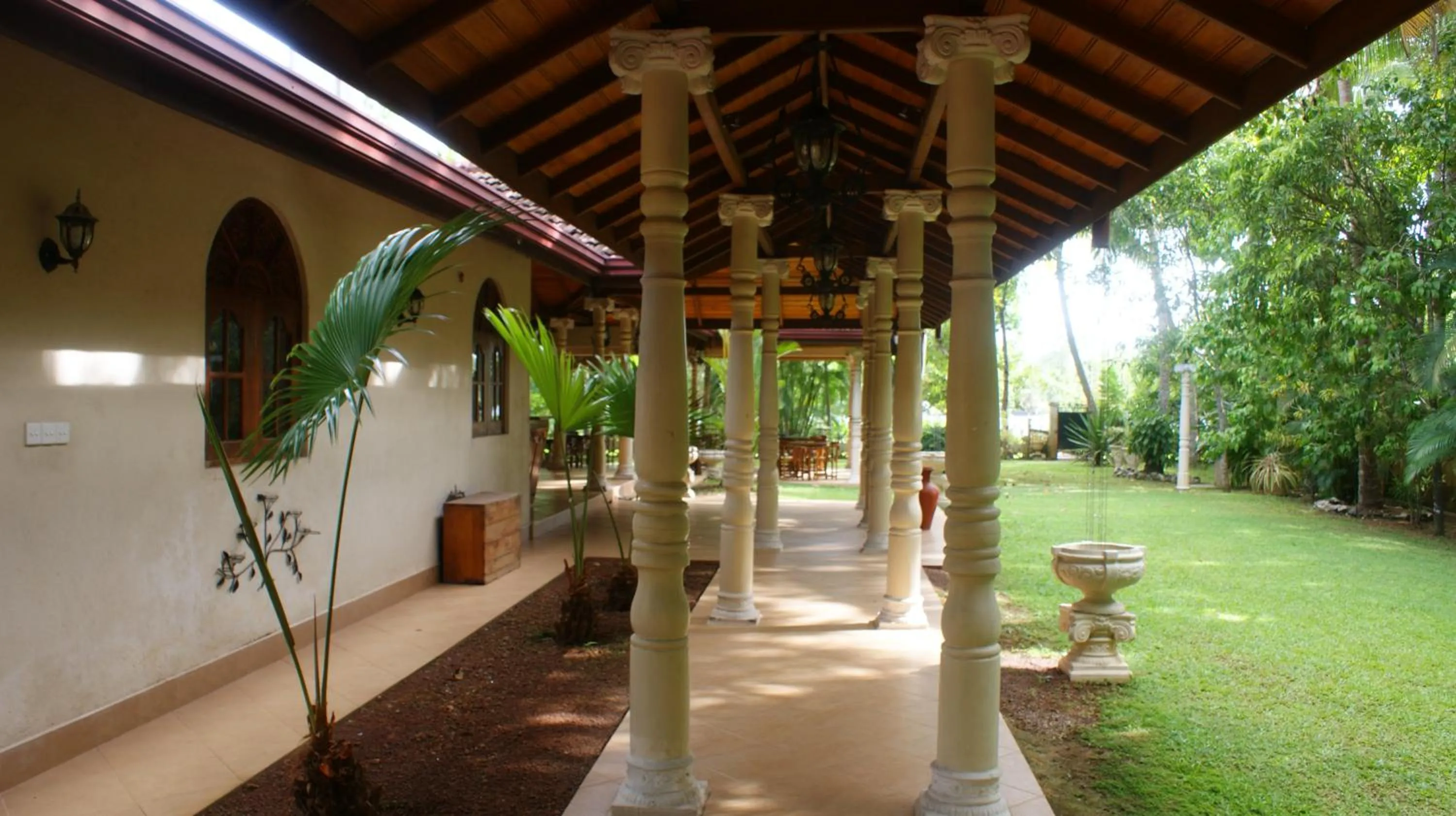 Patio in Dedduwa Boat House