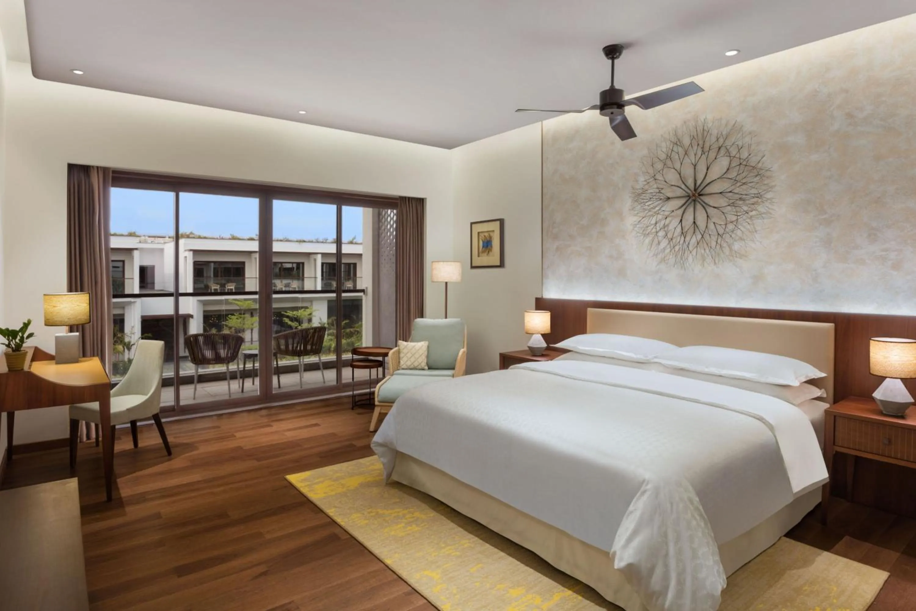 Photo of the whole room, Bed in Sheraton Grand Chennai Resort & Spa