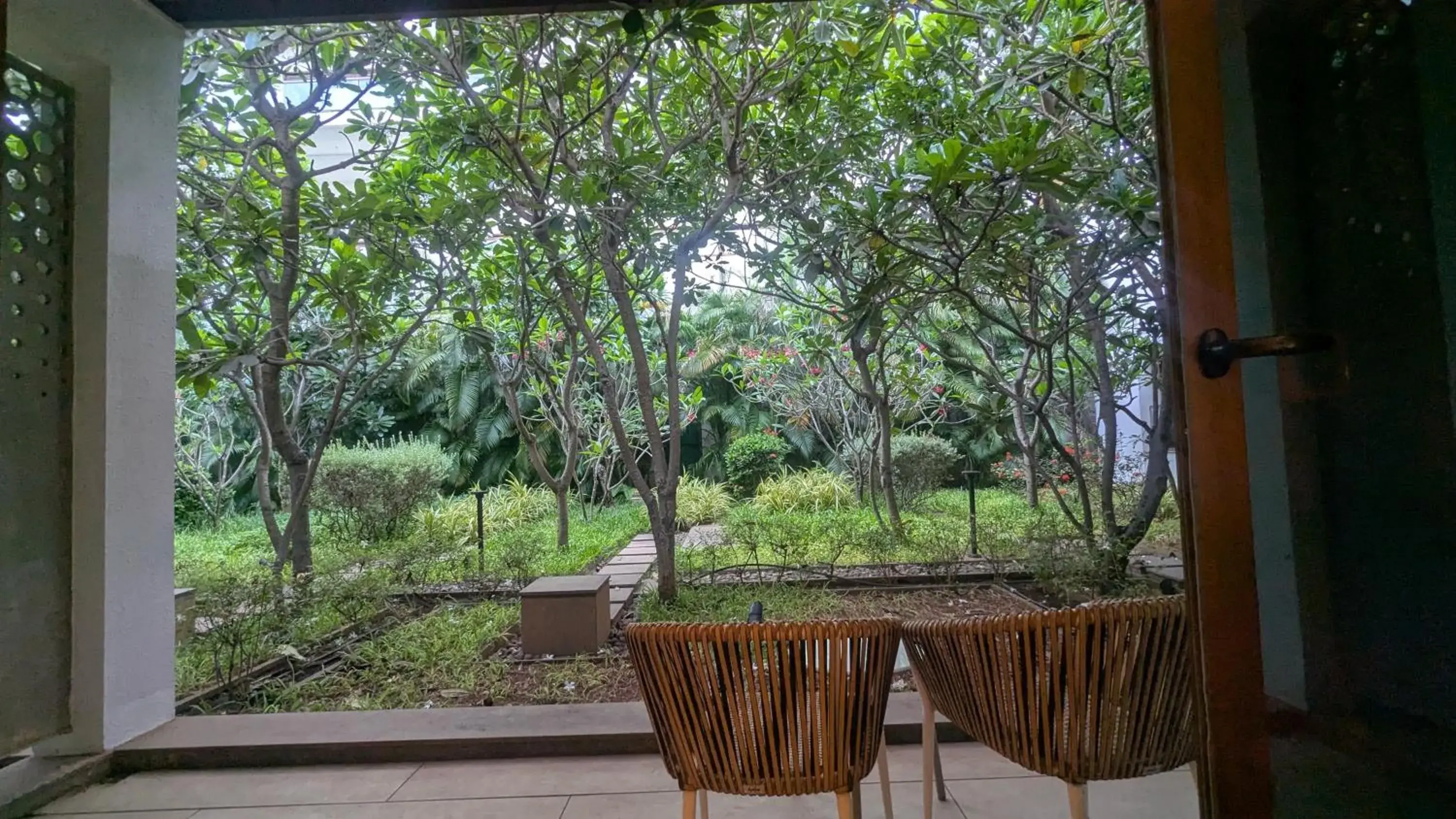 Deluxe with Garden, Guest room, King, Garden access - Complimentary HiTea by the Beach in Sheraton Grand Chennai Resort & Spa Deluxe with Garden, Guest room, King, Garden access - Complimentary HiTea by the Beach in Sheraton Grand Chennai Resort & Spa