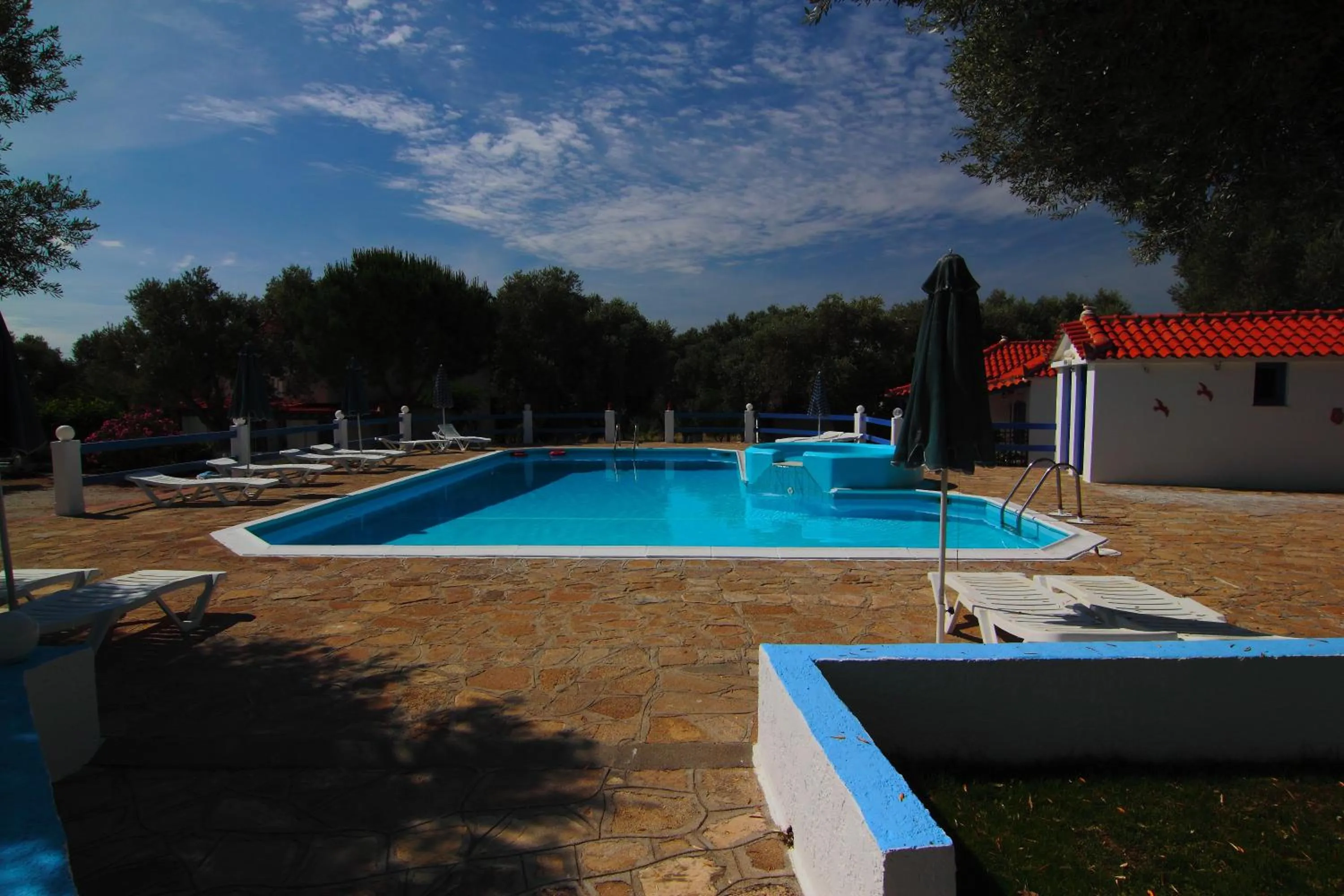 Swimming pool in White Rock Apartments
