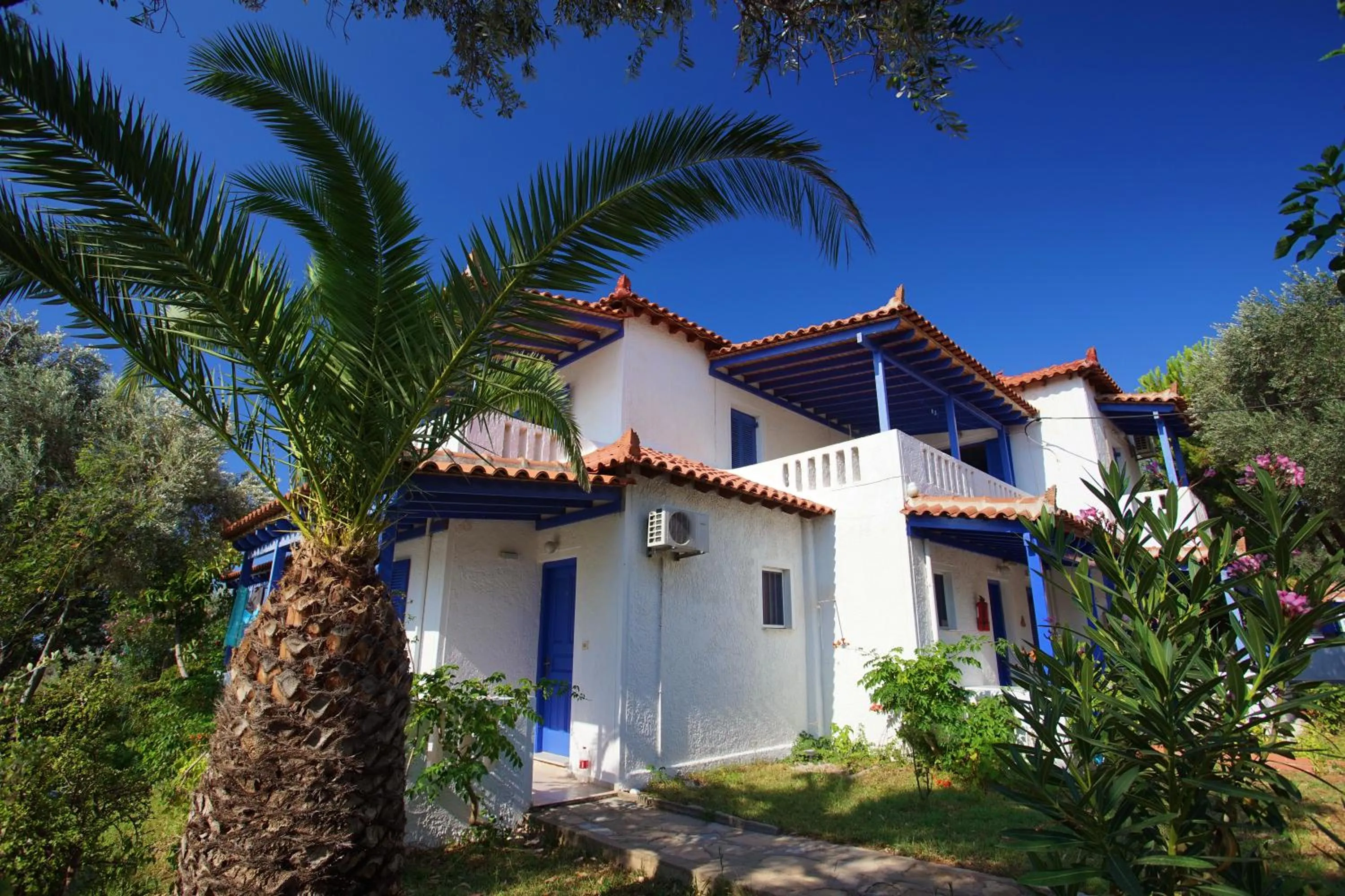 Garden in White Rock Apartments
