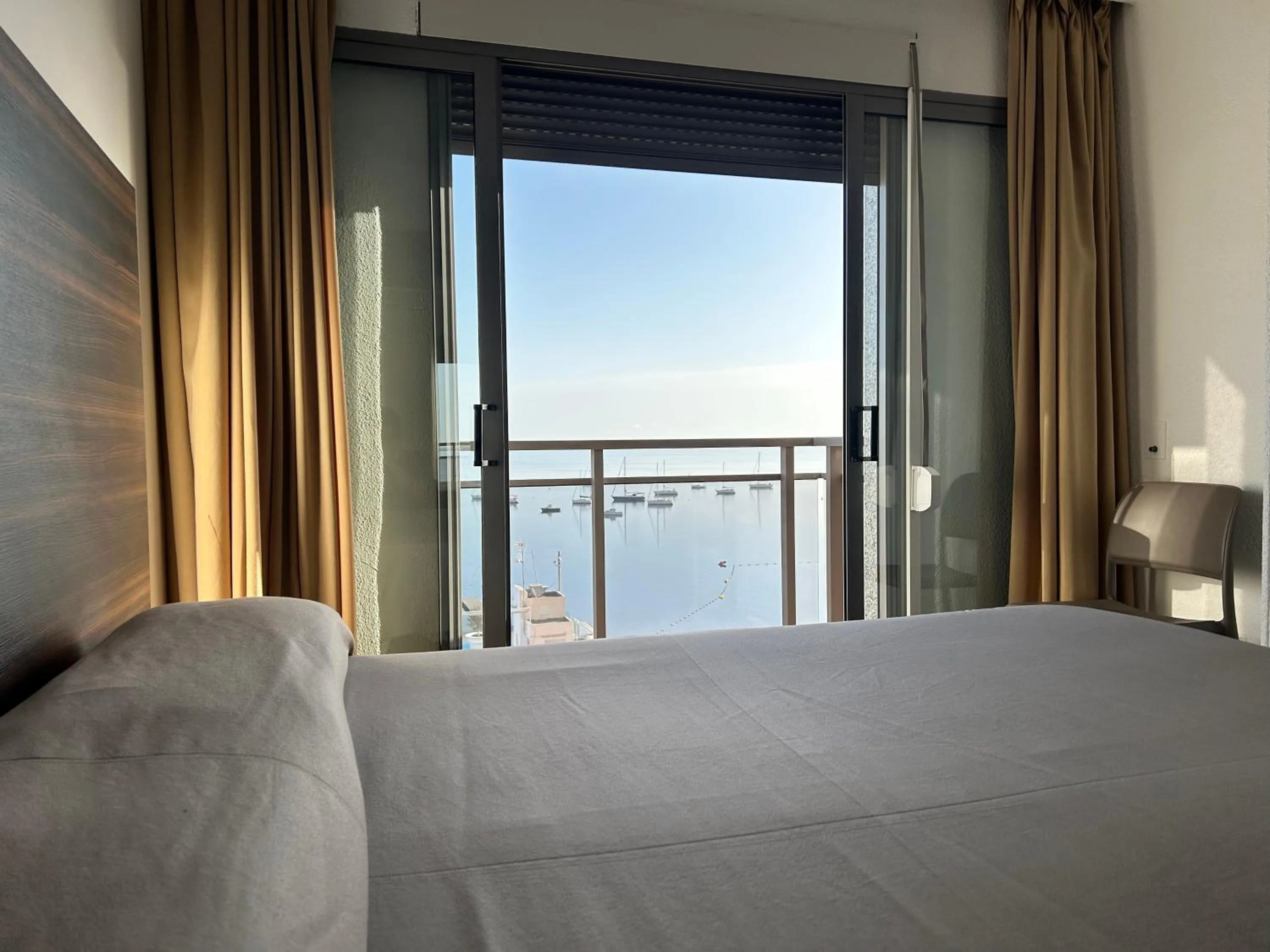Sea view, Bed in Hotel Ribera