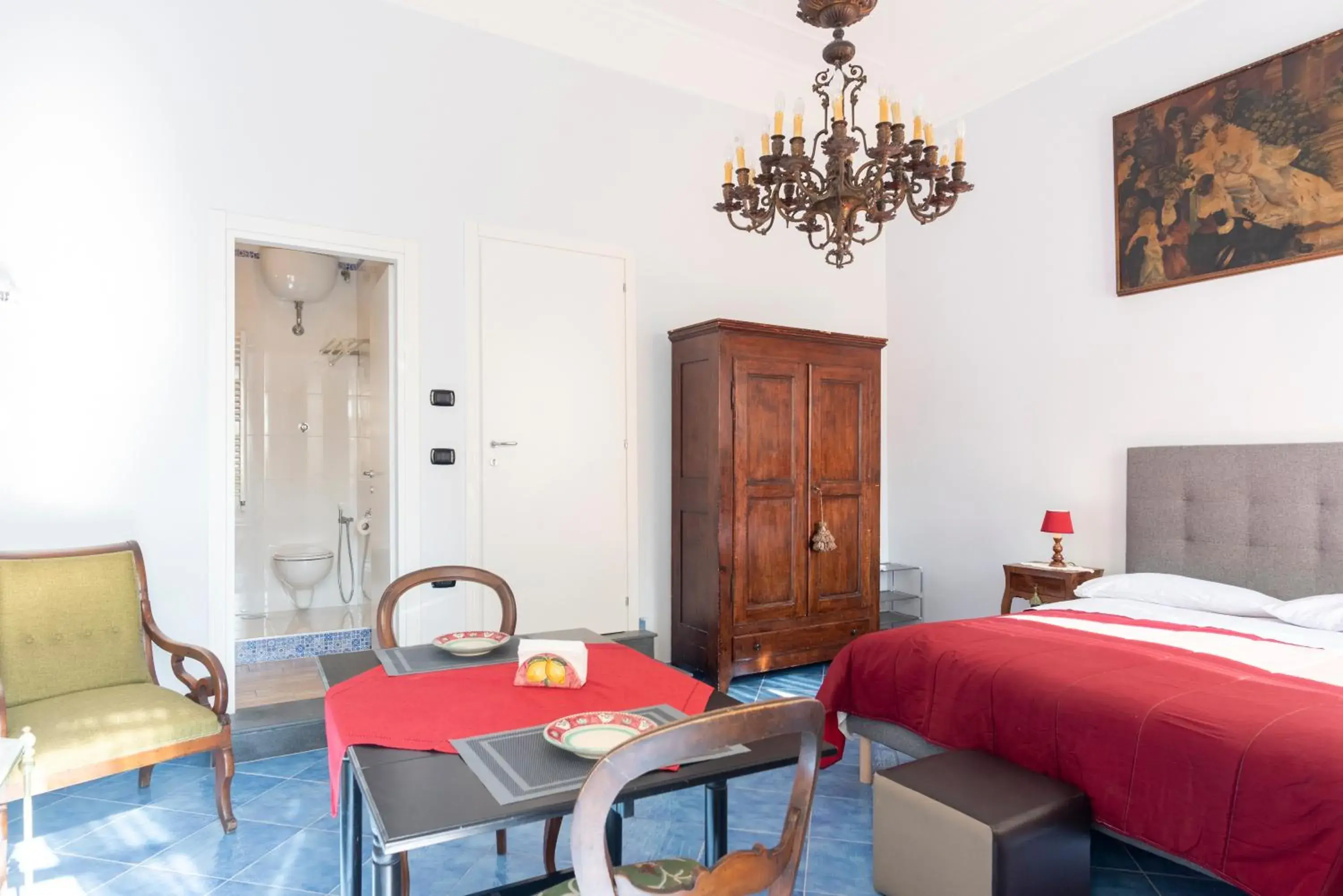 Deluxe Double Room (2 Adults + 1 Child) in B&B Le Stanze Dei Mille Deluxe Double Room (2 Adults + 1 Child) in B&B Le Stanze Dei Mille