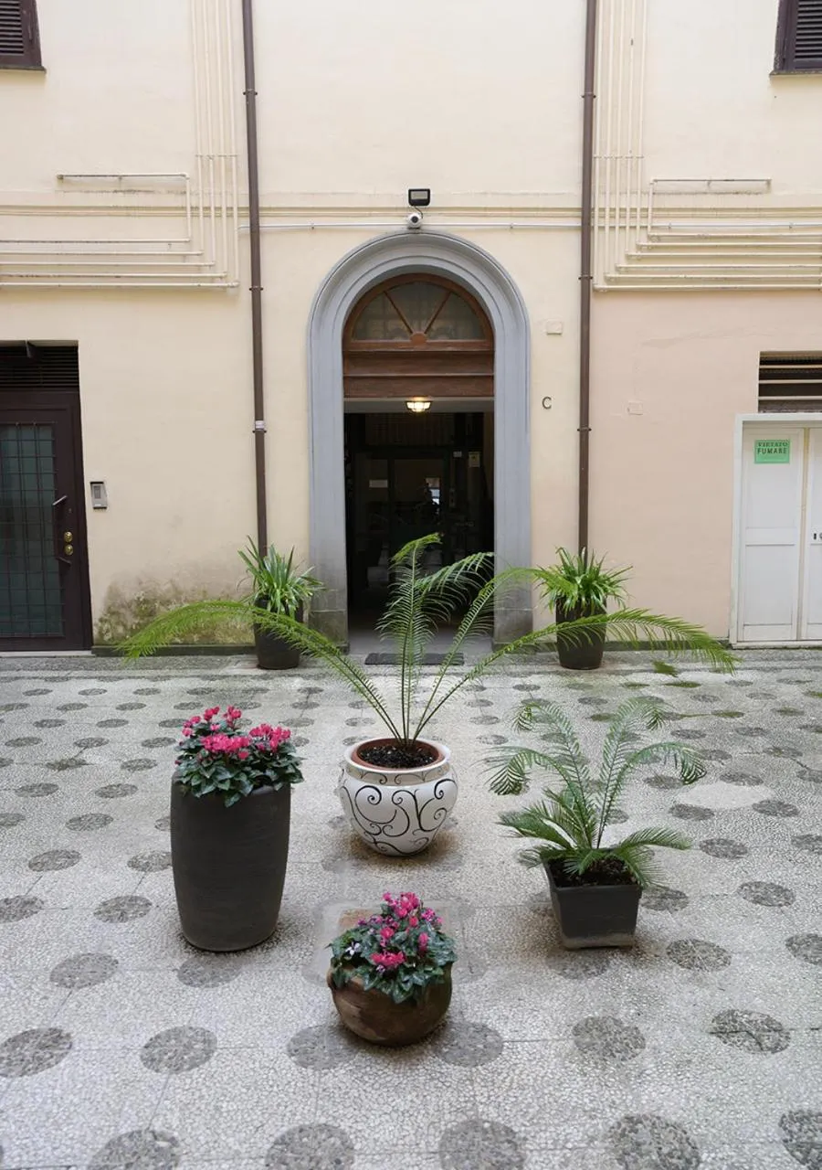 Inner courtyard view in GH Colosseum