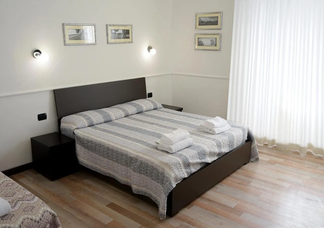 Bedroom, Bed in GH Colosseum