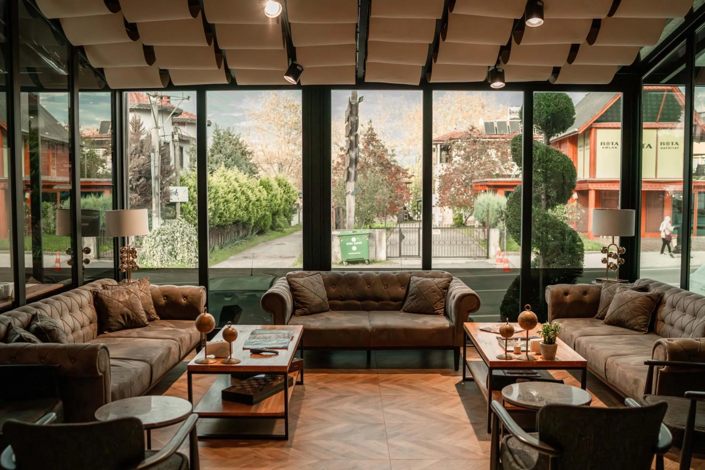 Seating area in Alfa Suites & SPA