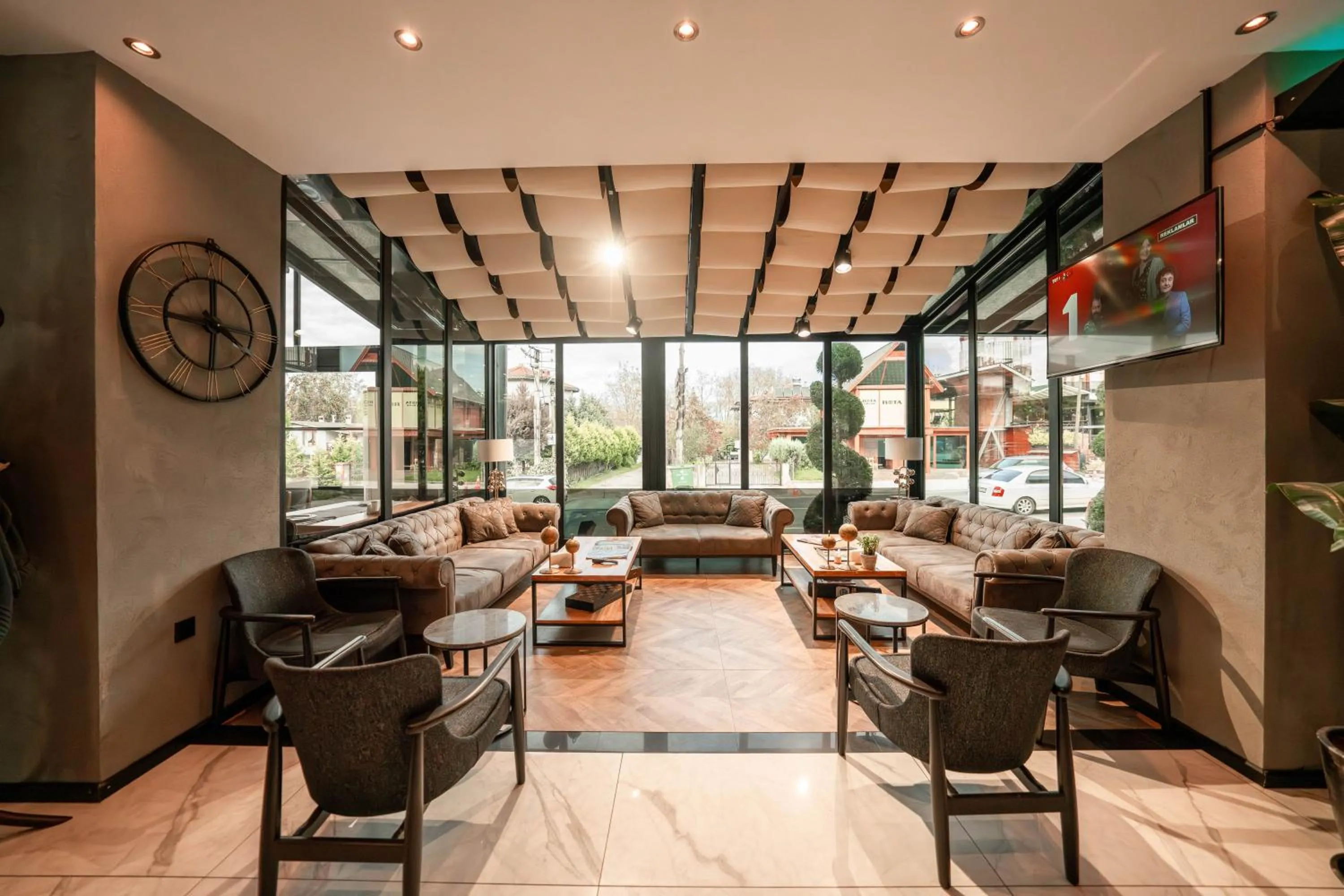 Seating area in Alfa Suites & SPA