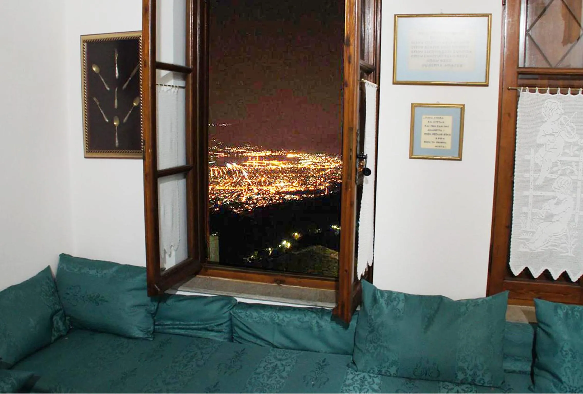 Night in Archontiko Repana - Makrinitsa Stone Retreat