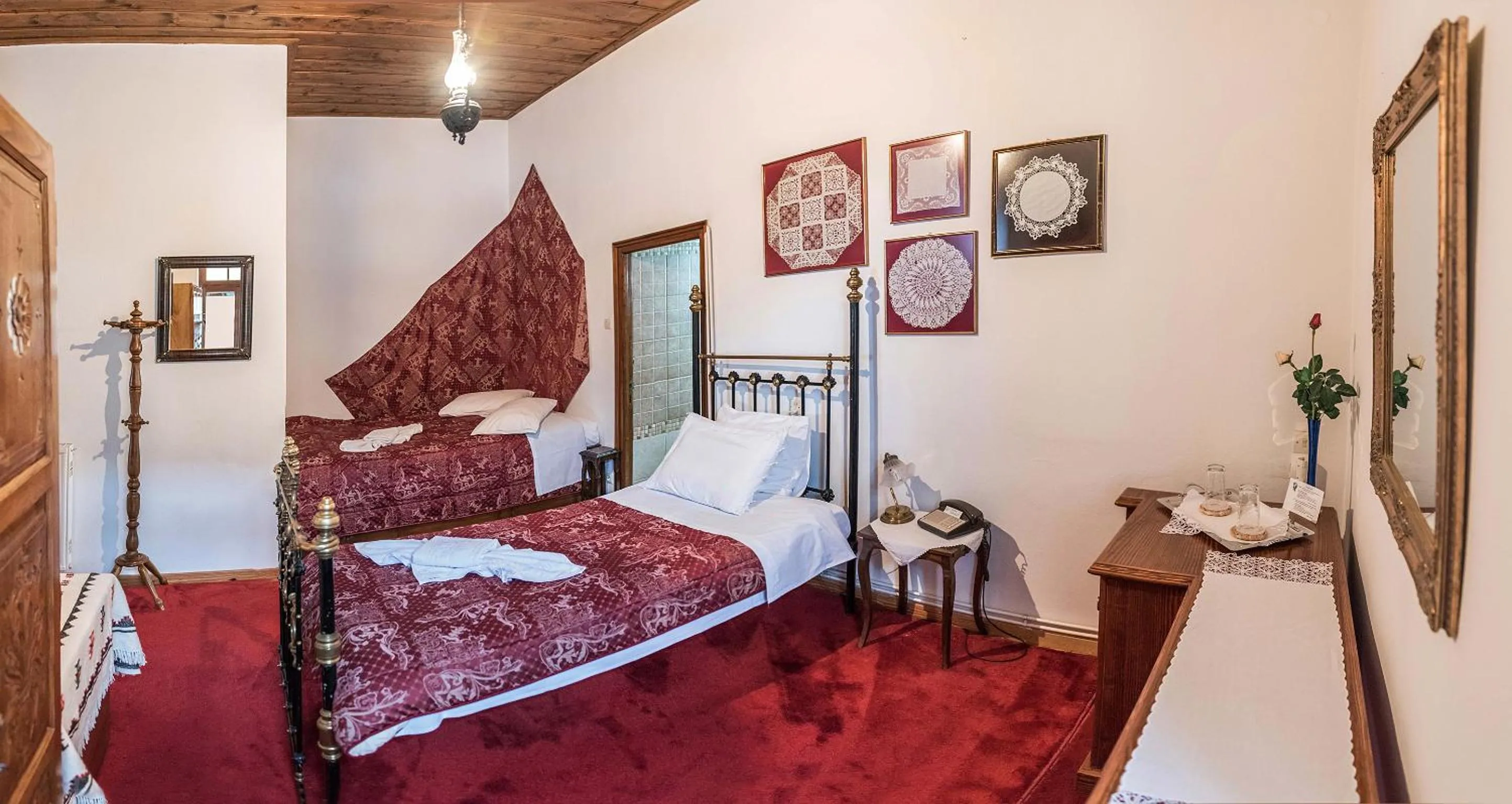 Bedroom, Bed in Archontiko Repana - Makrinitsa Stone Retreat