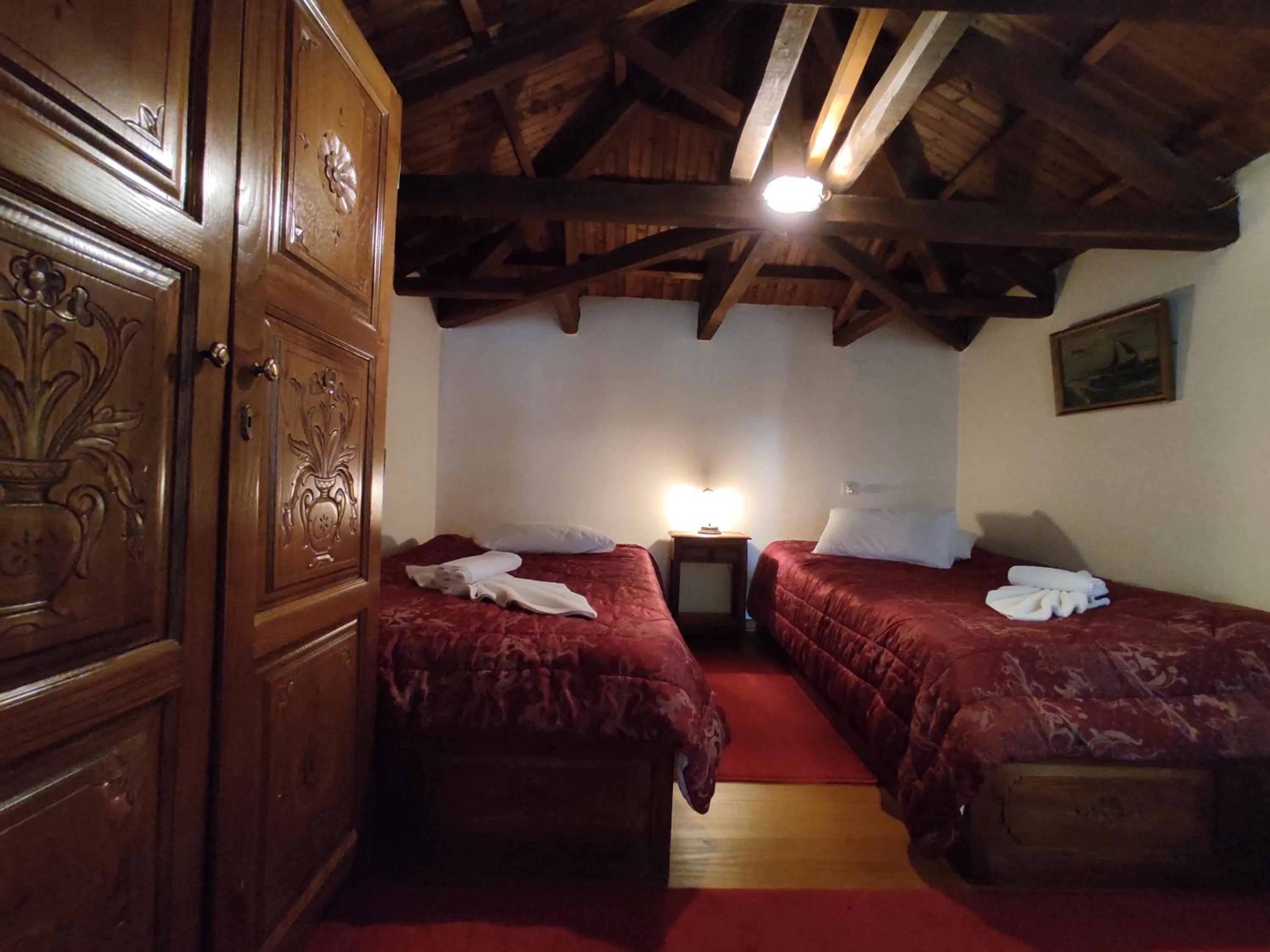 Bedroom, Bed in Archontiko Repana - Makrinitsa Stone Retreat