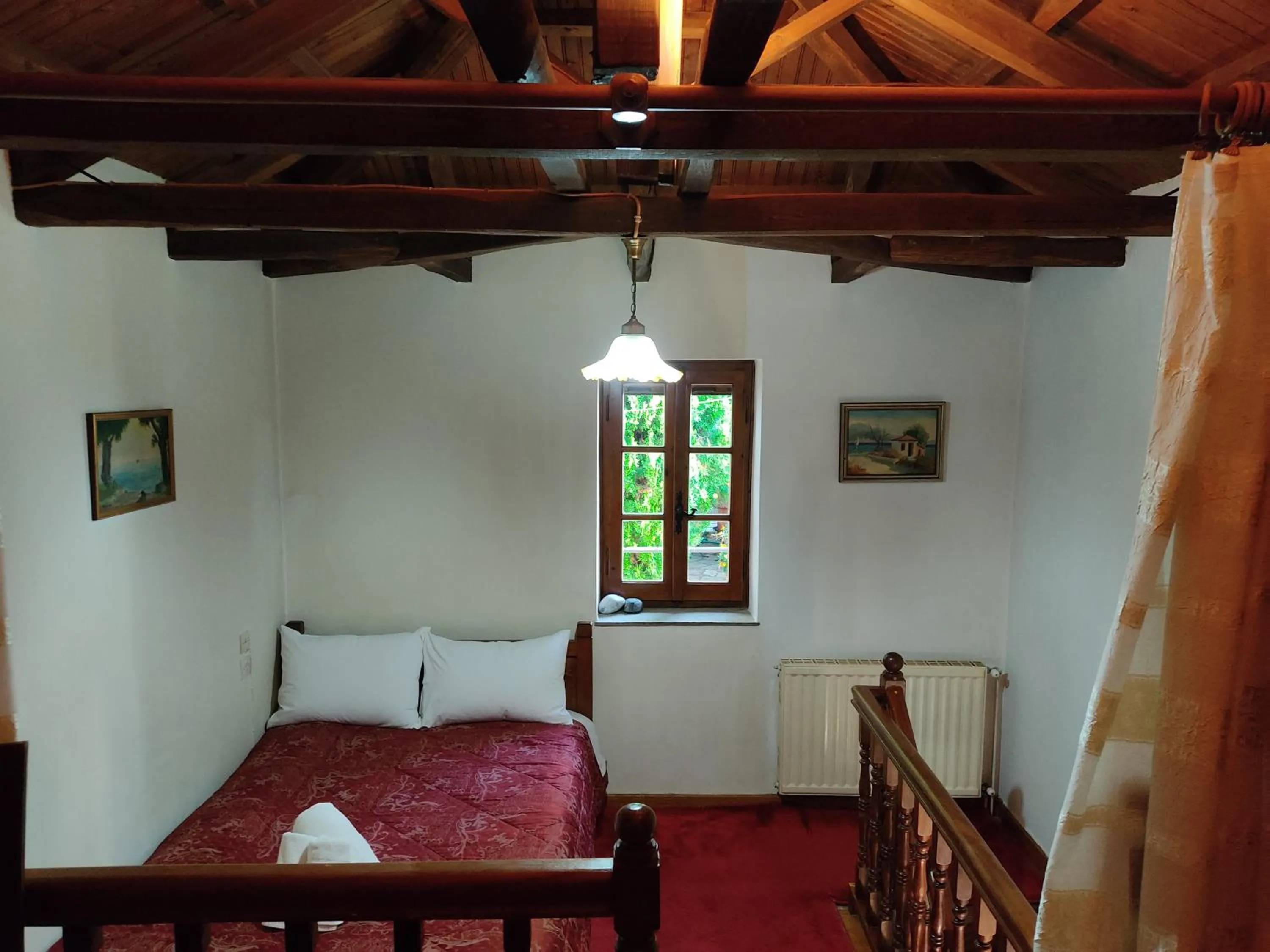 Bed in Archontiko Repana - Makrinitsa Stone Retreat