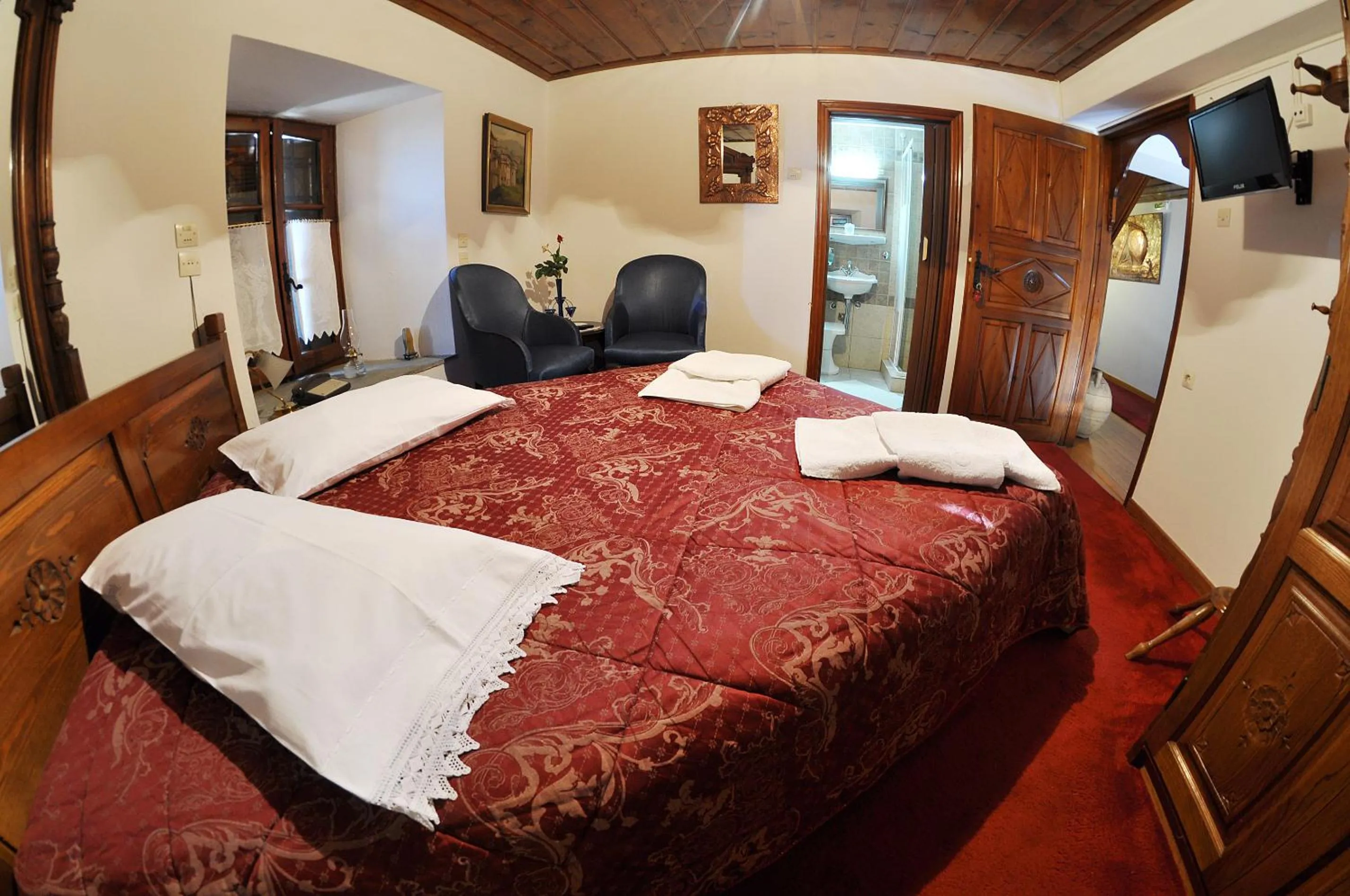 Bedroom, Bed in Archontiko Repana - Makrinitsa Stone Retreat