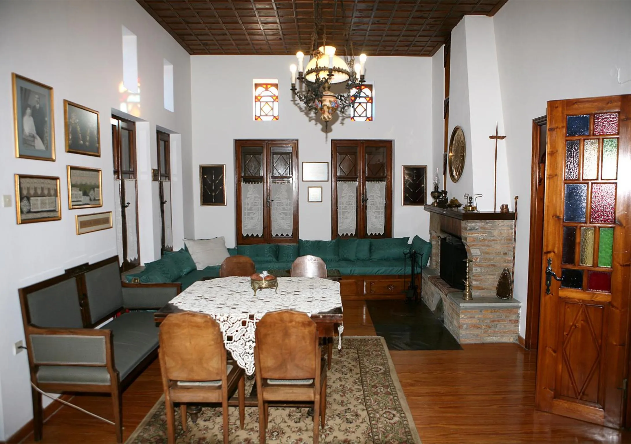 Living room in Archontiko Repana - Makrinitsa Stone Retreat