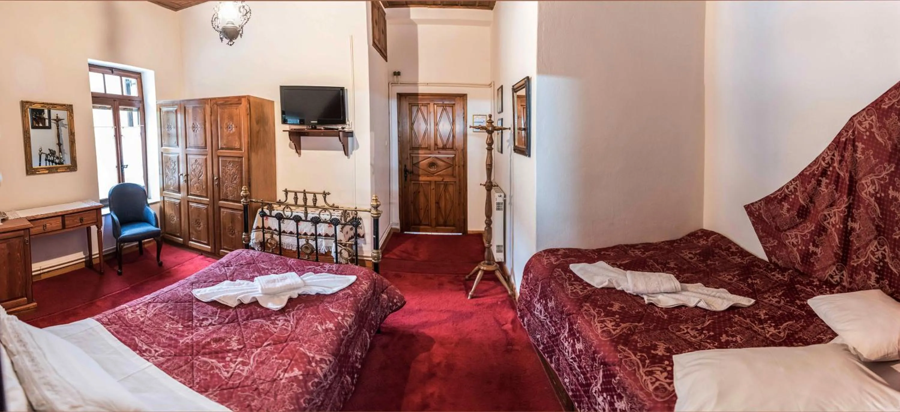 Bedroom, Bed in Archontiko Repana - Makrinitsa Stone Retreat