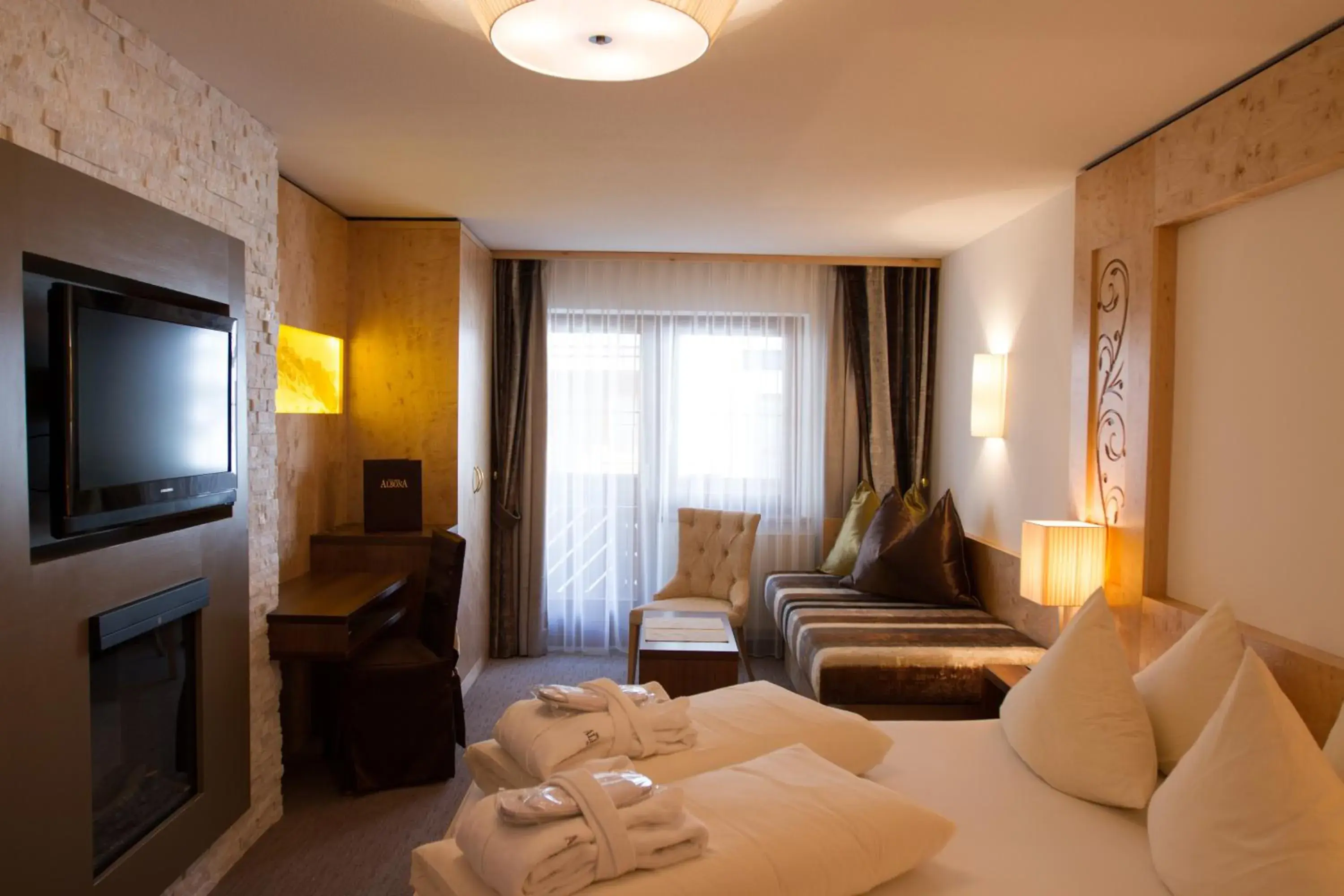 Bedroom, Seating Area in Hotel Albona