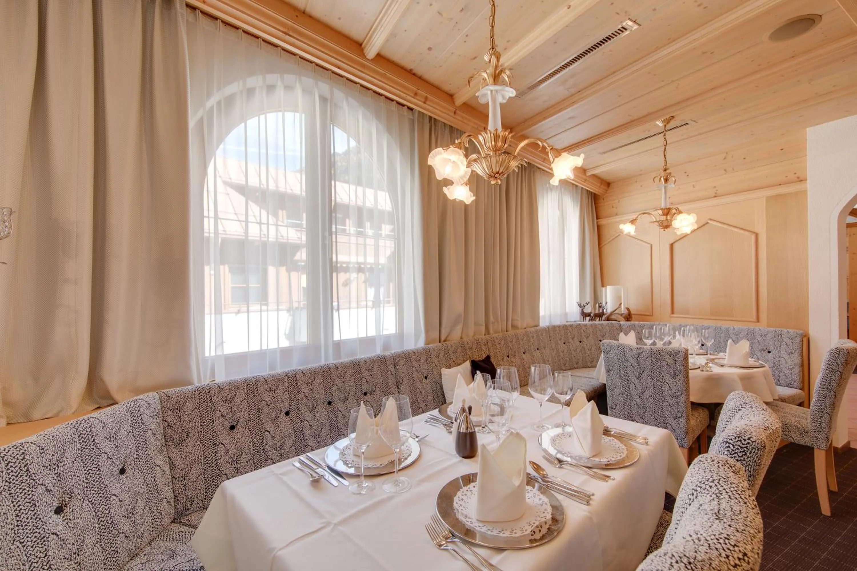 Buffet breakfast in Hotel Albona