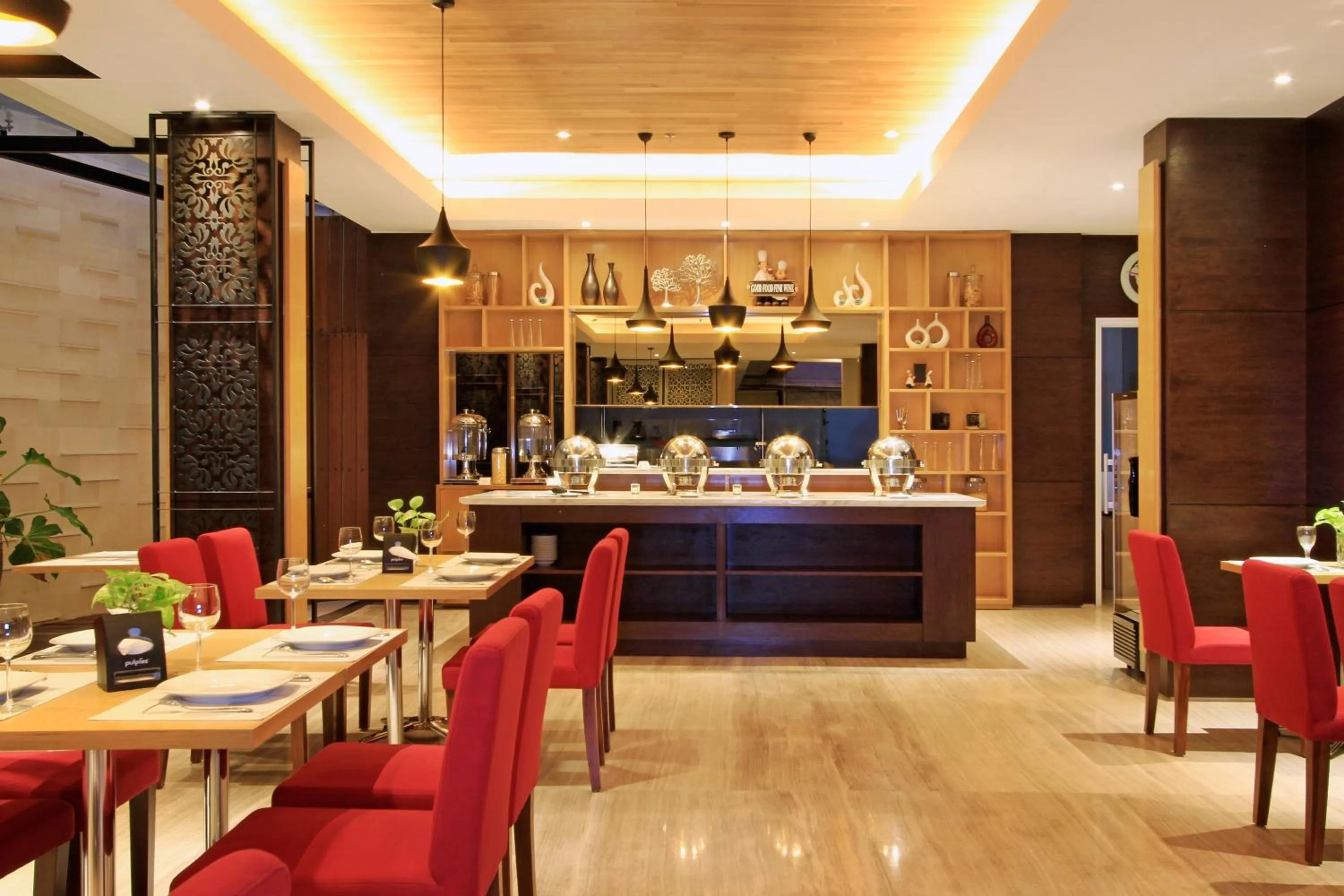 Restaurant/places to eat in Ohana Hotel Kuta