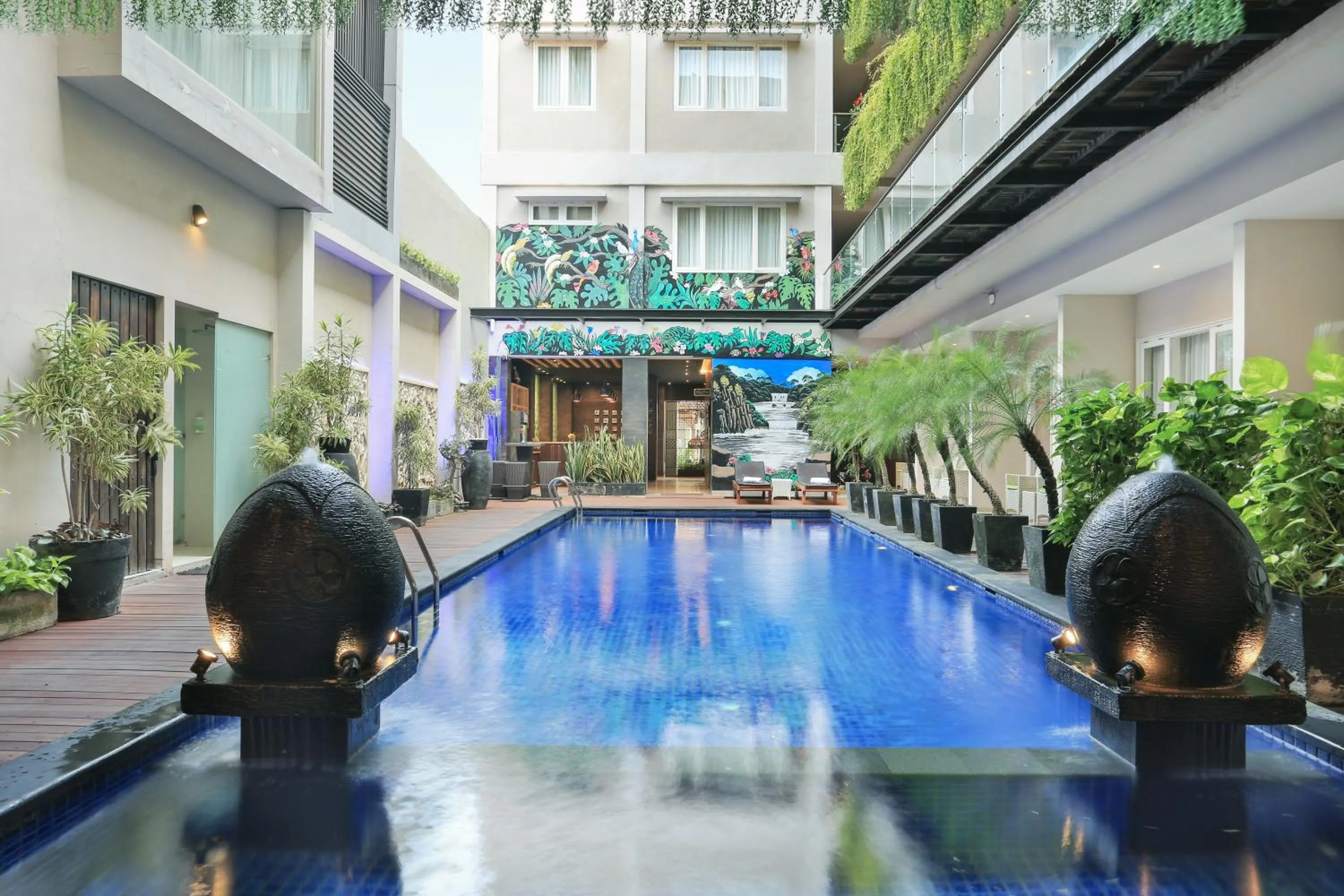 Swimming pool in Ohana Hotel Kuta