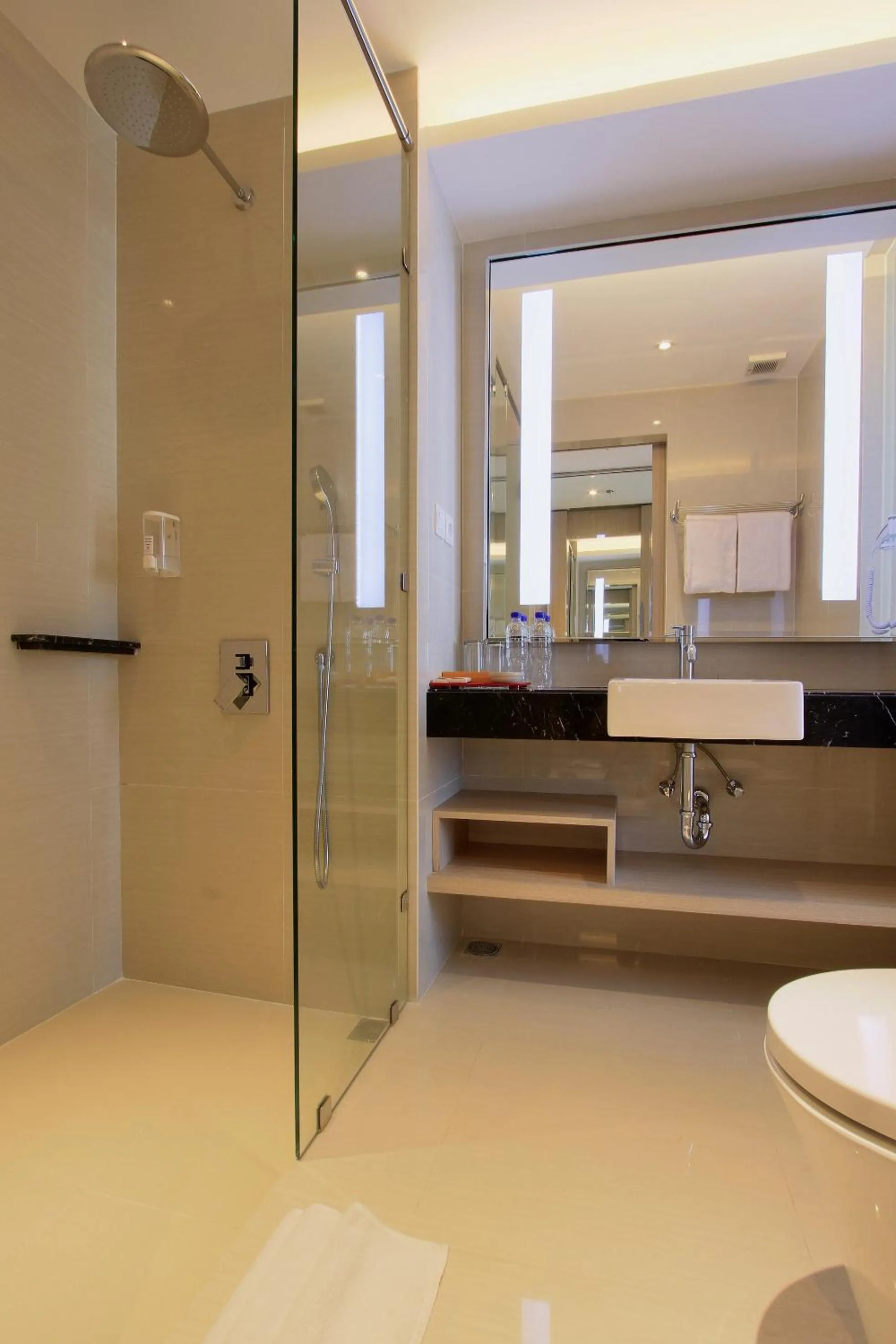 Bathroom in Ohana Hotel Kuta