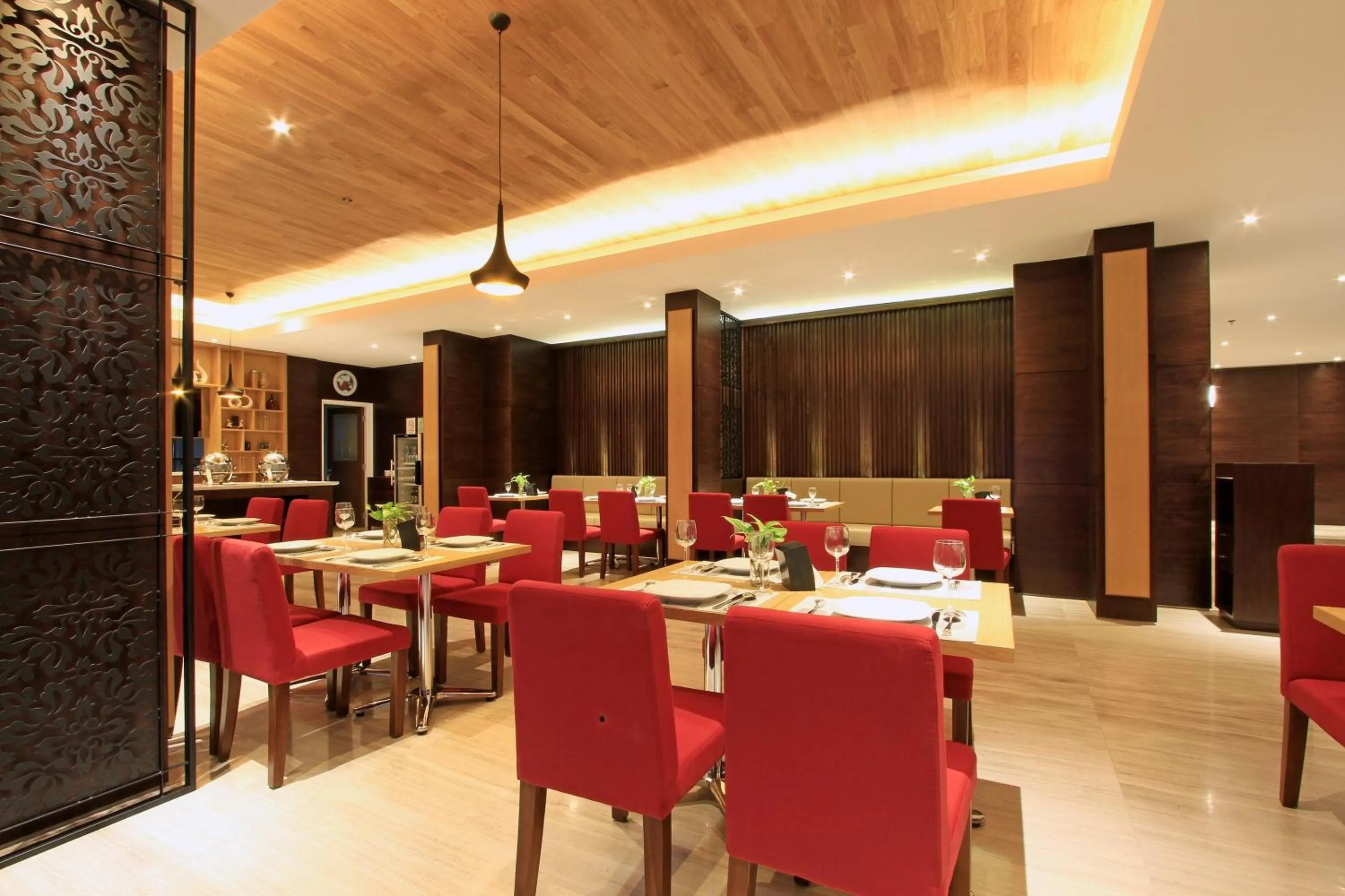 Restaurant/places to eat in Ohana Hotel Kuta