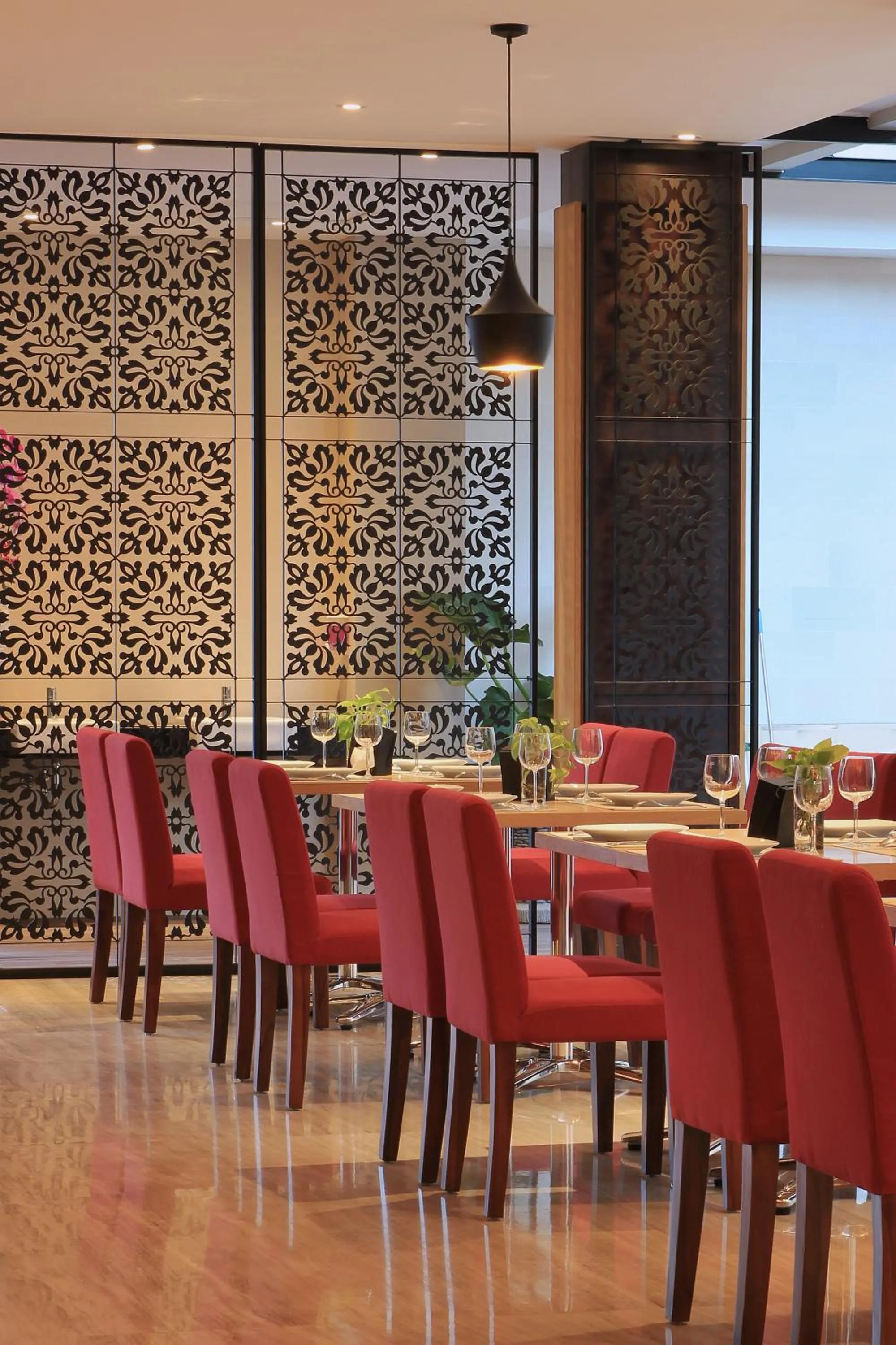 Restaurant/places to eat in Ohana Hotel Kuta