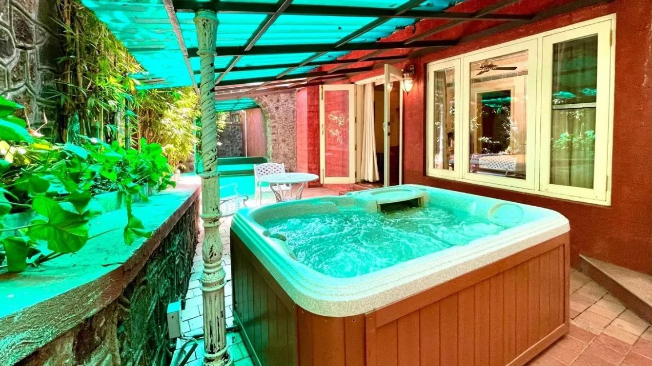 Hot Tub in Ramsukh Resorts and Spa