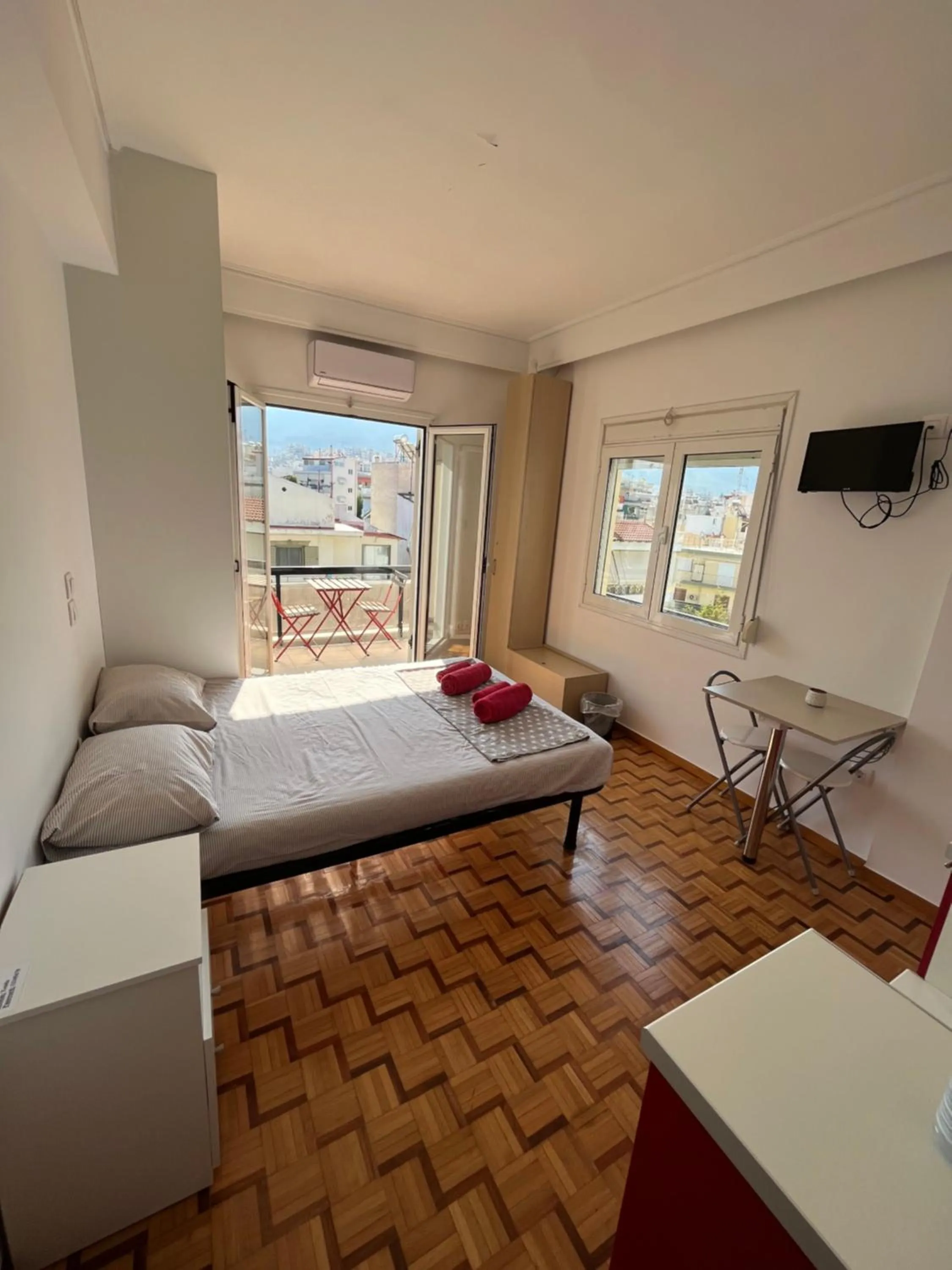 Bed in Acropolis View