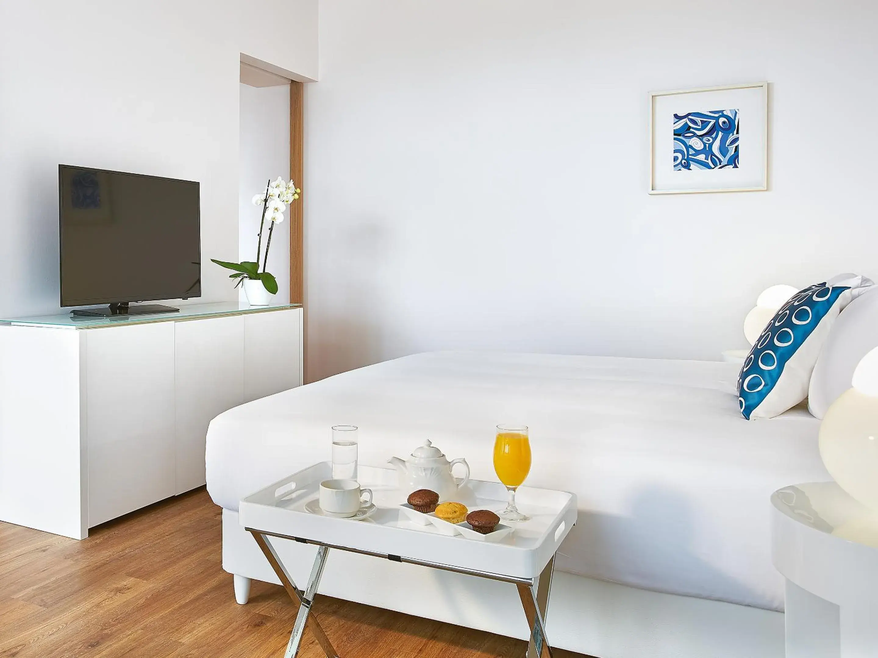 Deluxe Guestroom with Side Sea View in Grecotel Meli Palace Deluxe Guestroom with Side Sea View in Grecotel Meli Palace