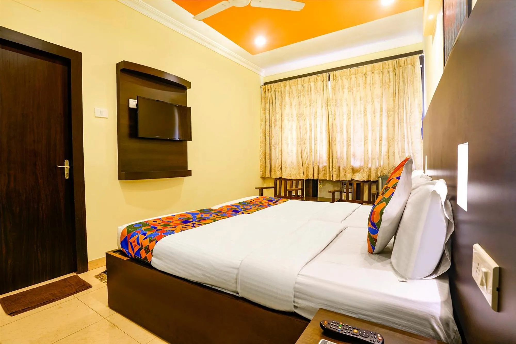Bed in Fabhotel Manoshanti - Nr Big Daddy Casino