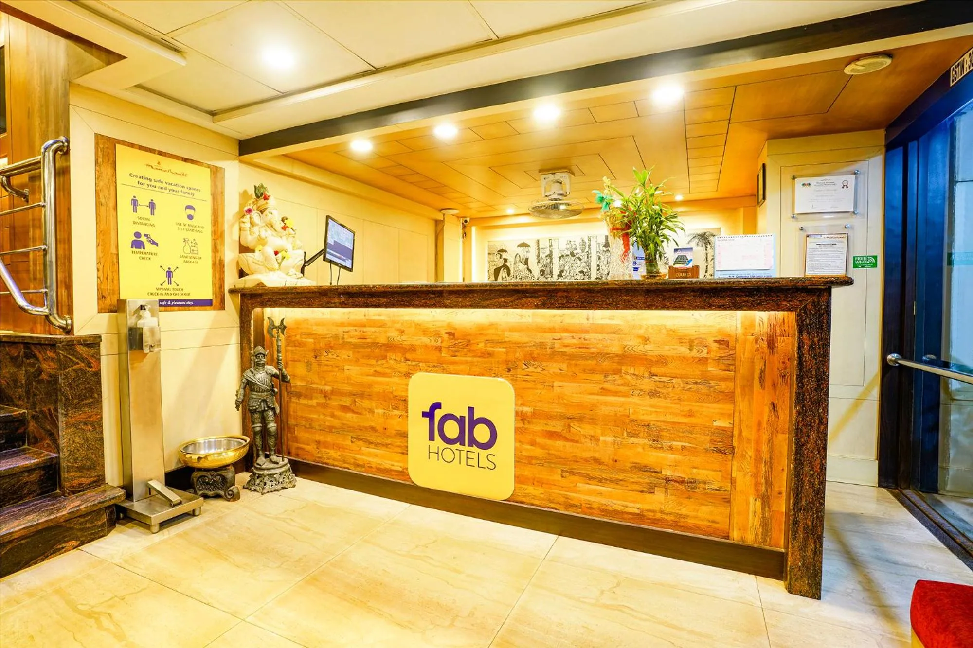 Lobby or reception in Fabhotel Manoshanti - Nr Big Daddy Casino