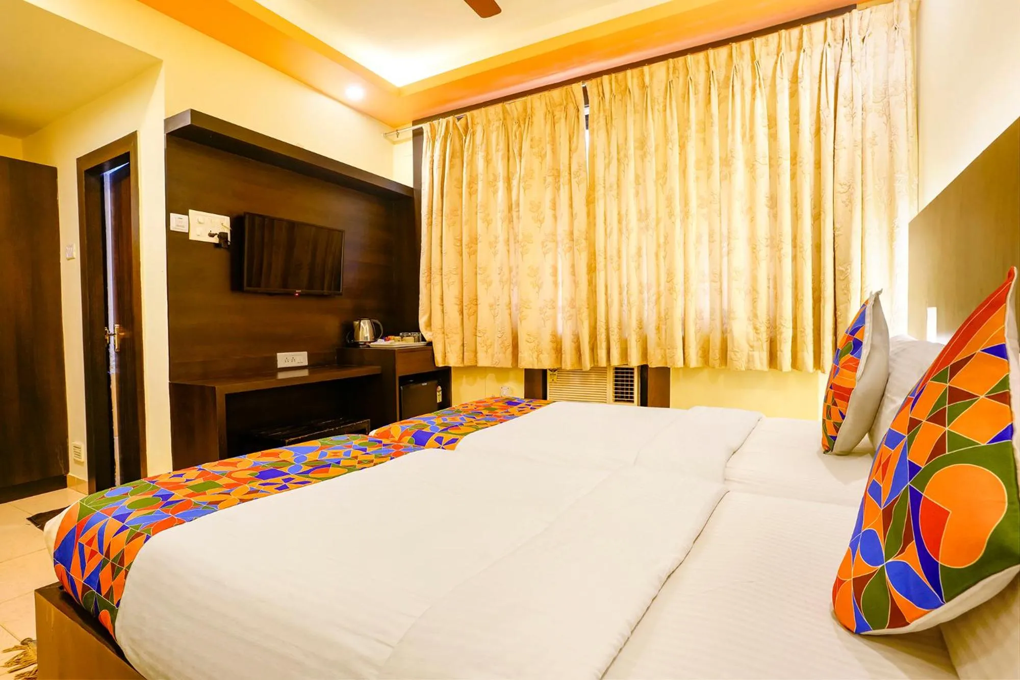 Bed in Fabhotel Manoshanti - Nr Big Daddy Casino