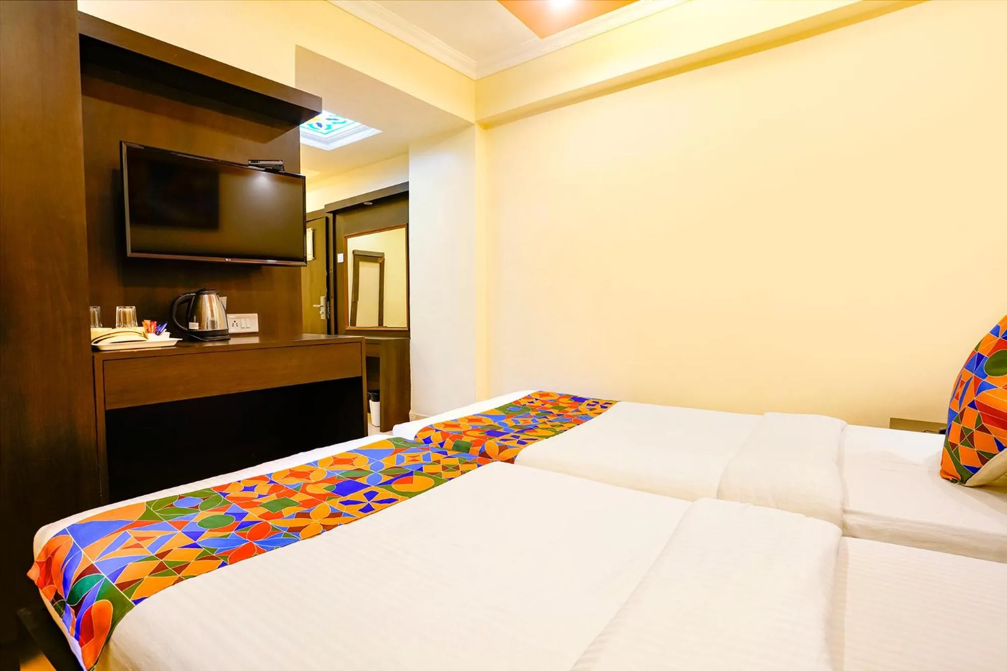 Bed in Fabhotel Manoshanti - Nr Big Daddy Casino