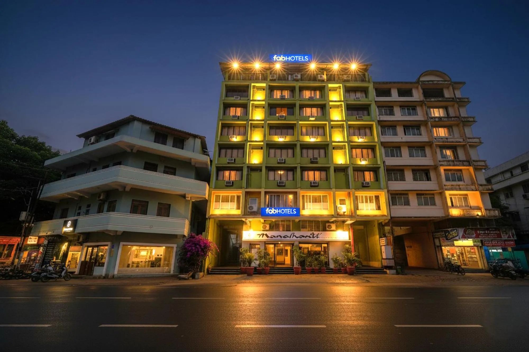 Property building in Fabhotel Manoshanti - Nr Big Daddy Casino