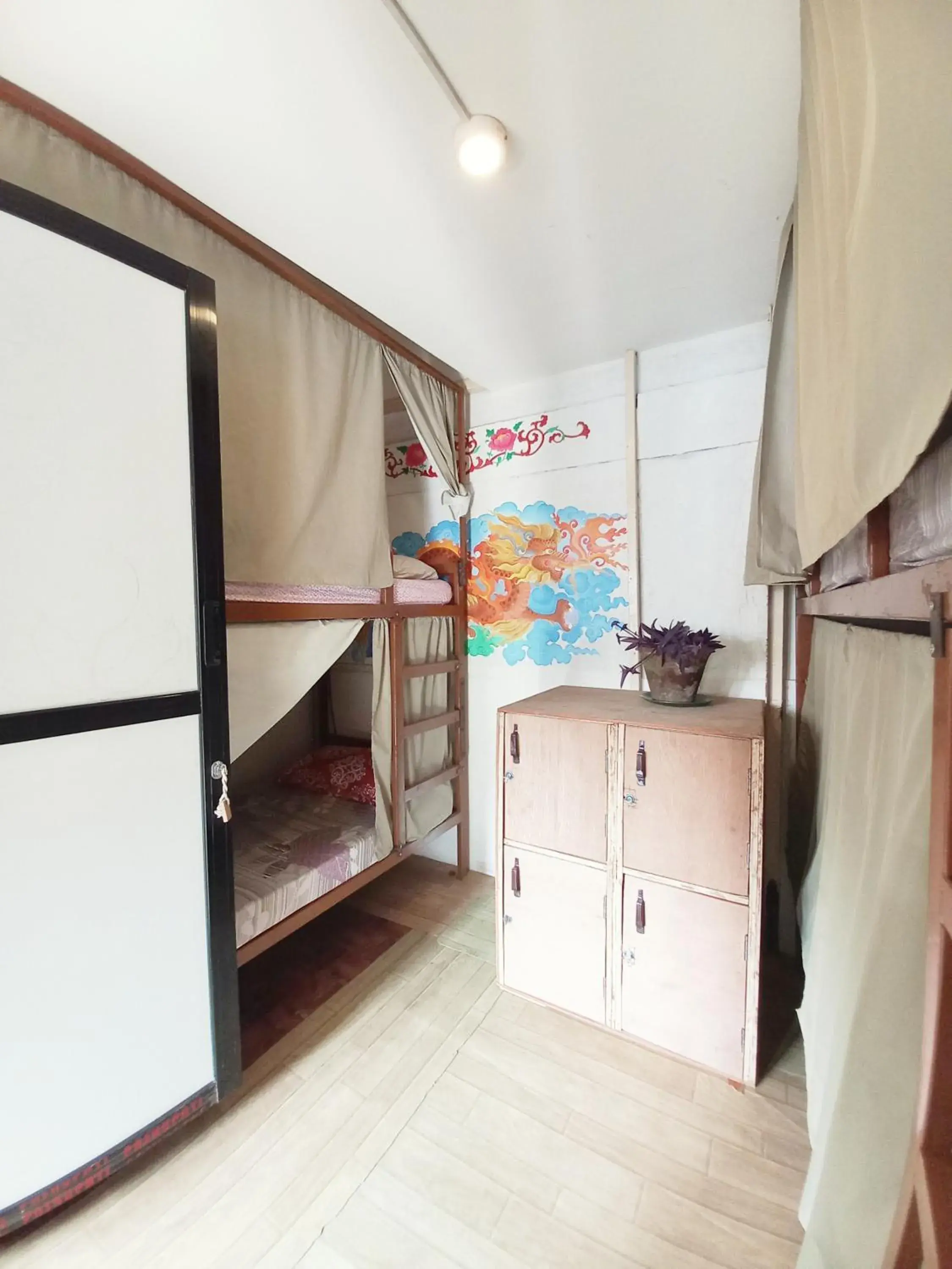 Bed in 4-Bed Mixed Dormitory Room in Hostel Swastik Bed in 4-Bed Mixed Dormitory Room in Hostel Swastik