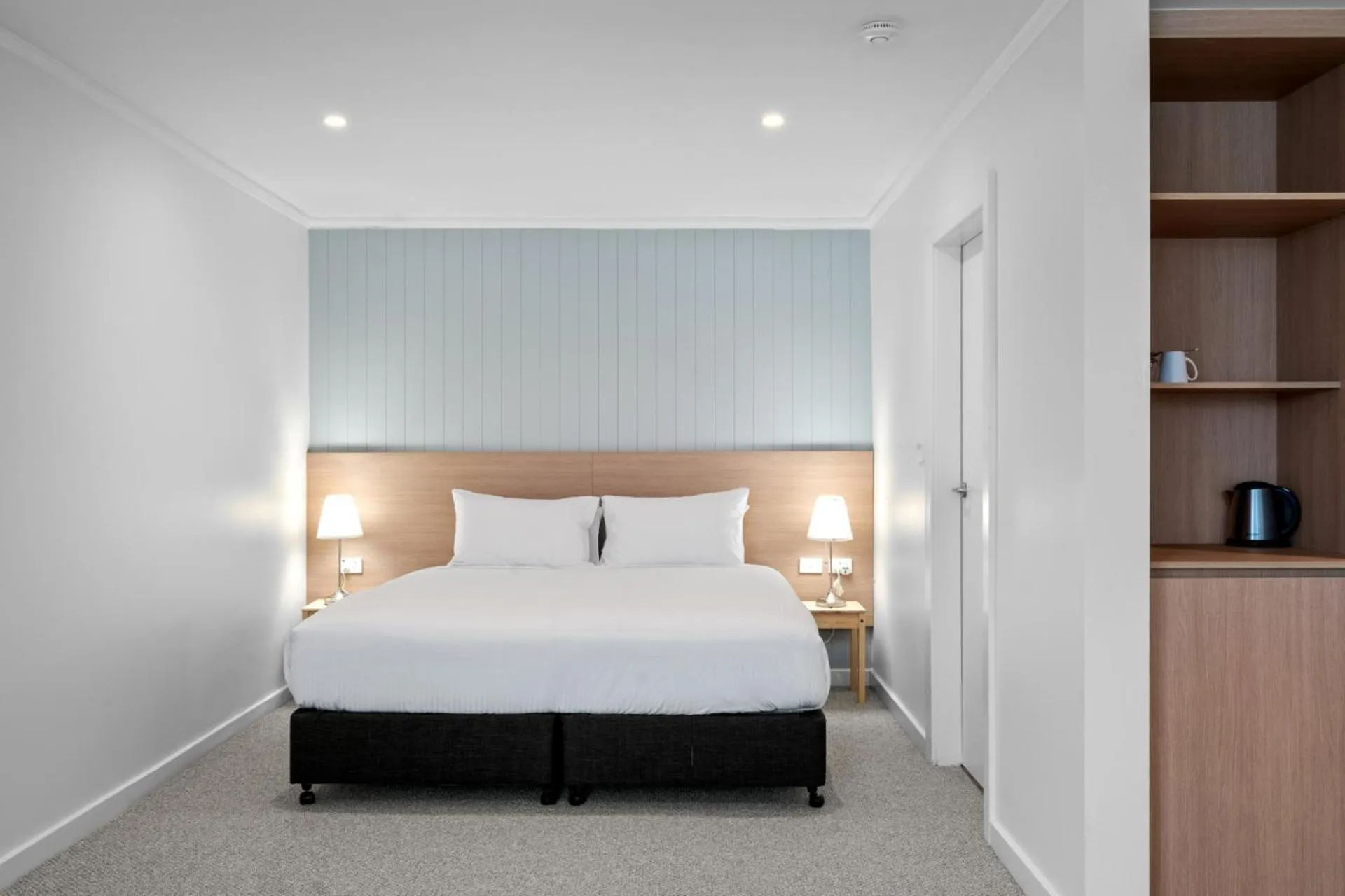 Bed in Silkari Mirage at Newport