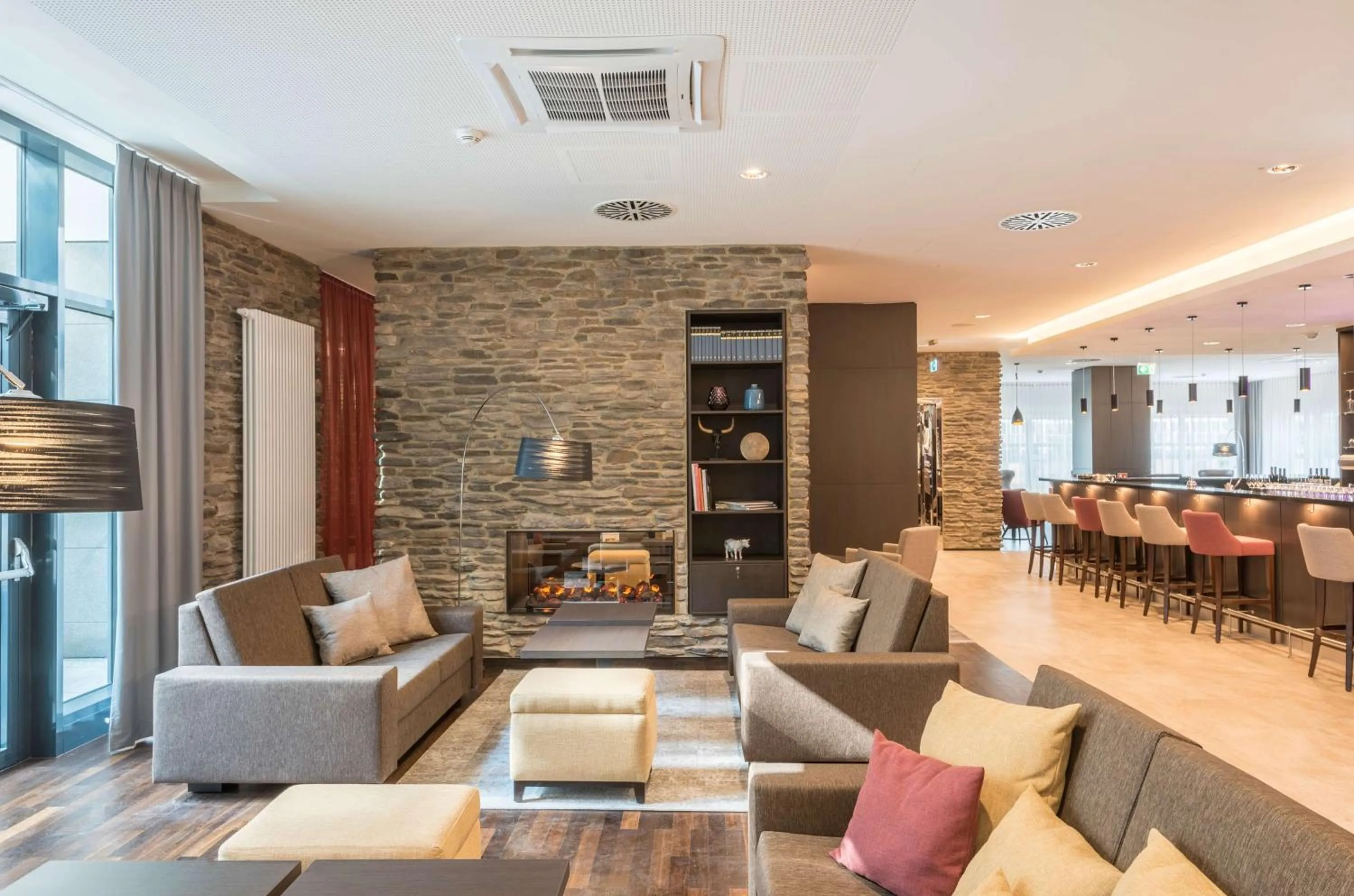 Lobby or reception in Hilton Garden Inn Munich City West