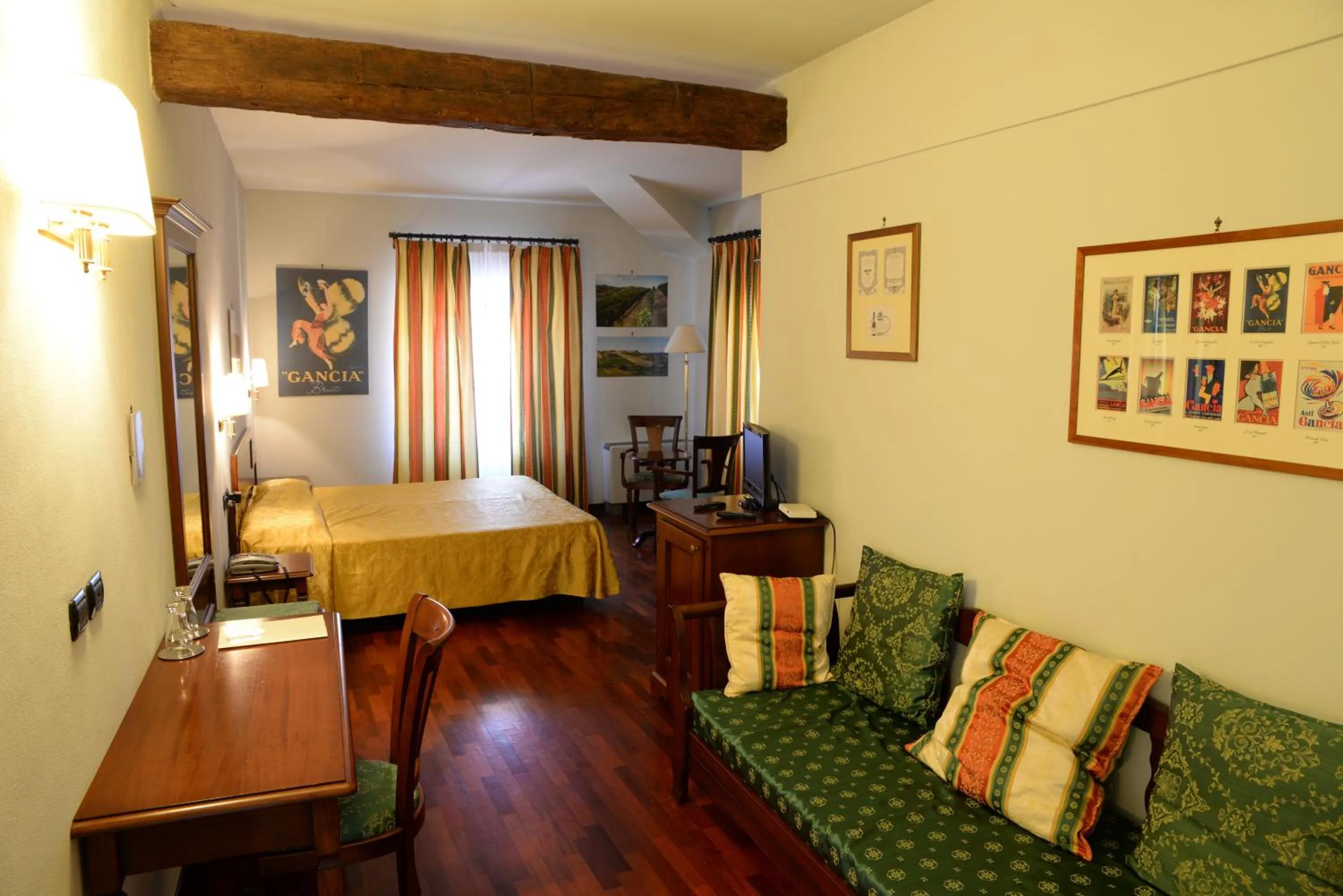 Bed in Villa Chiara Hotel