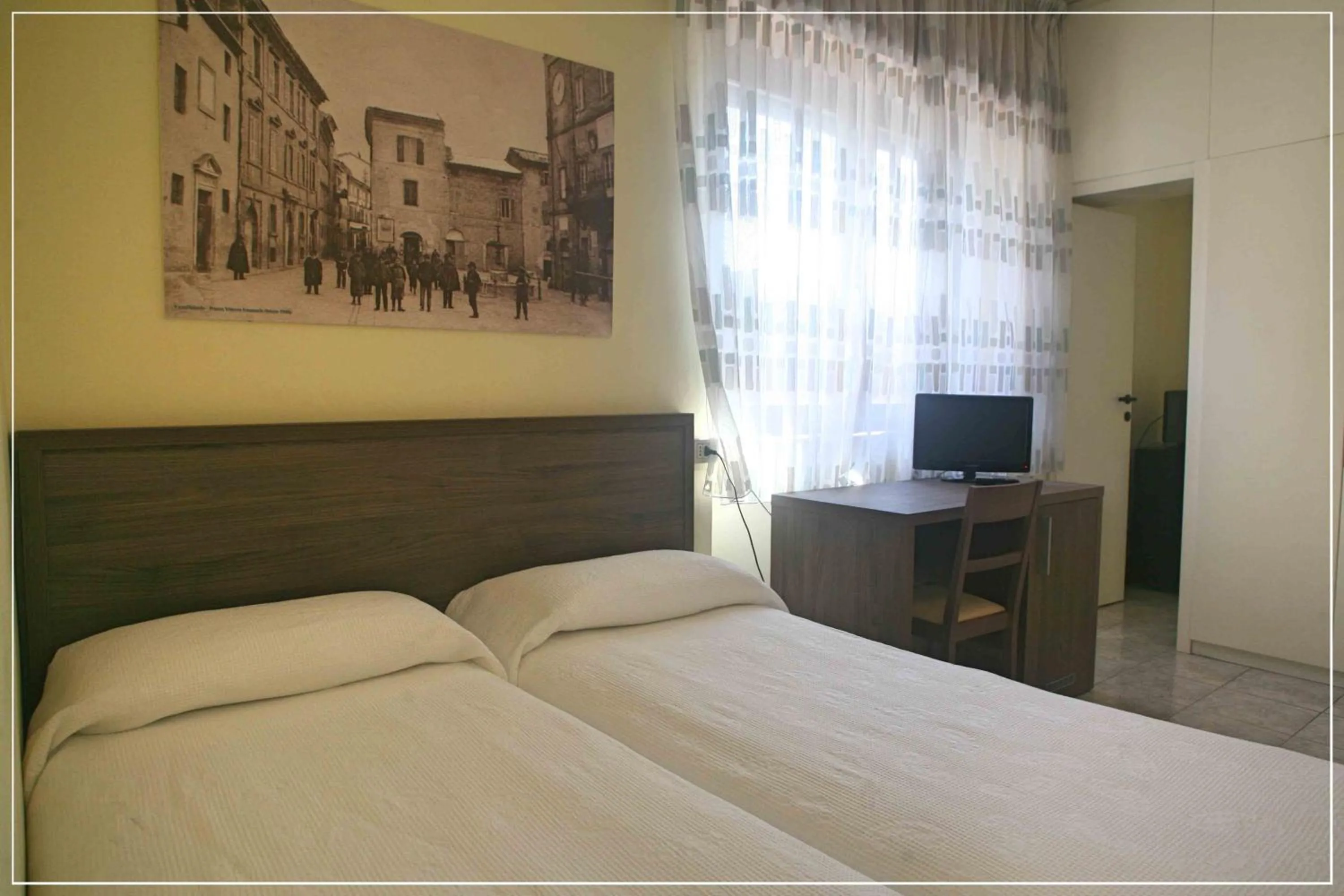 Day, Bed in Hotel I Cugini
