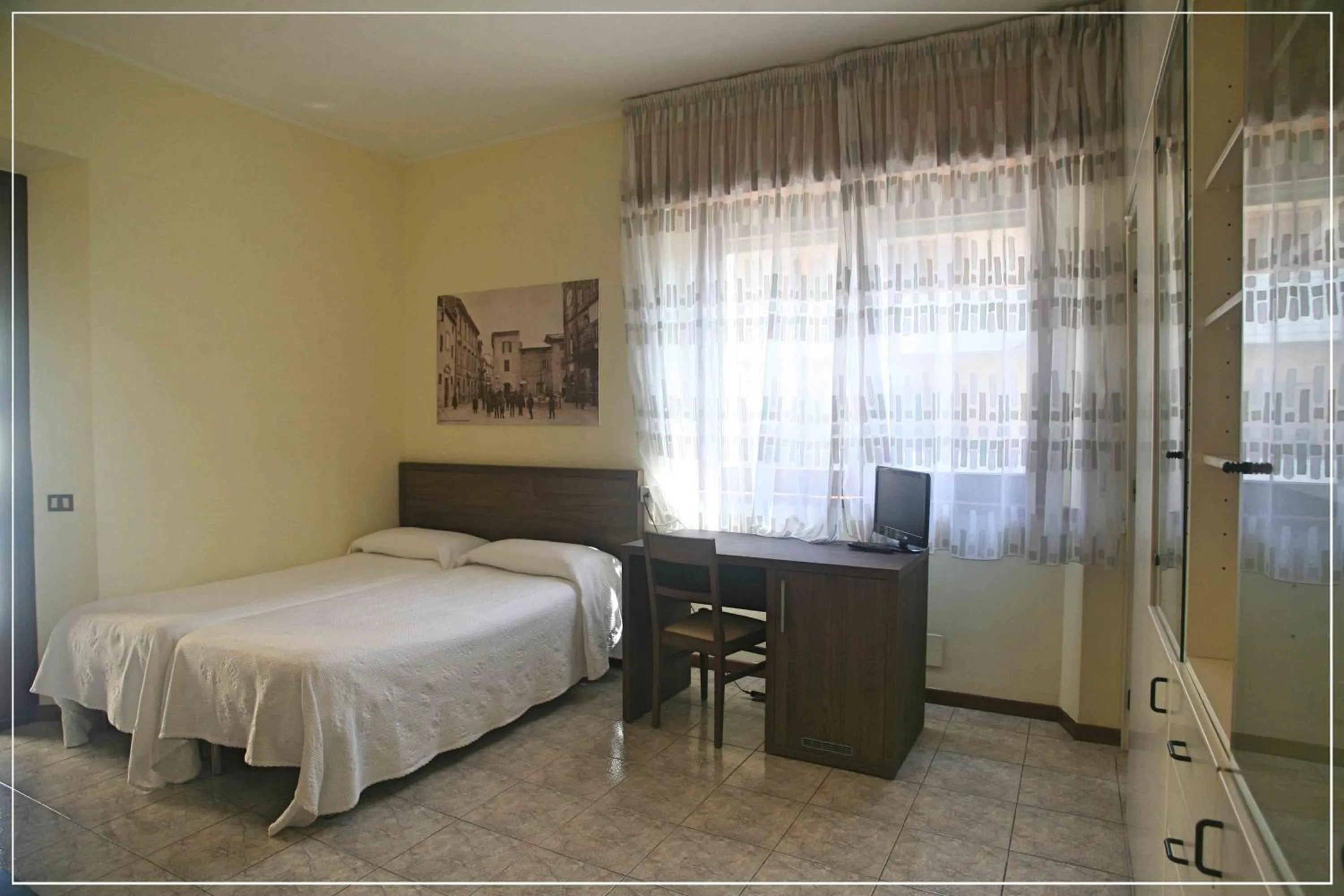 Day, Bed in Hotel I Cugini