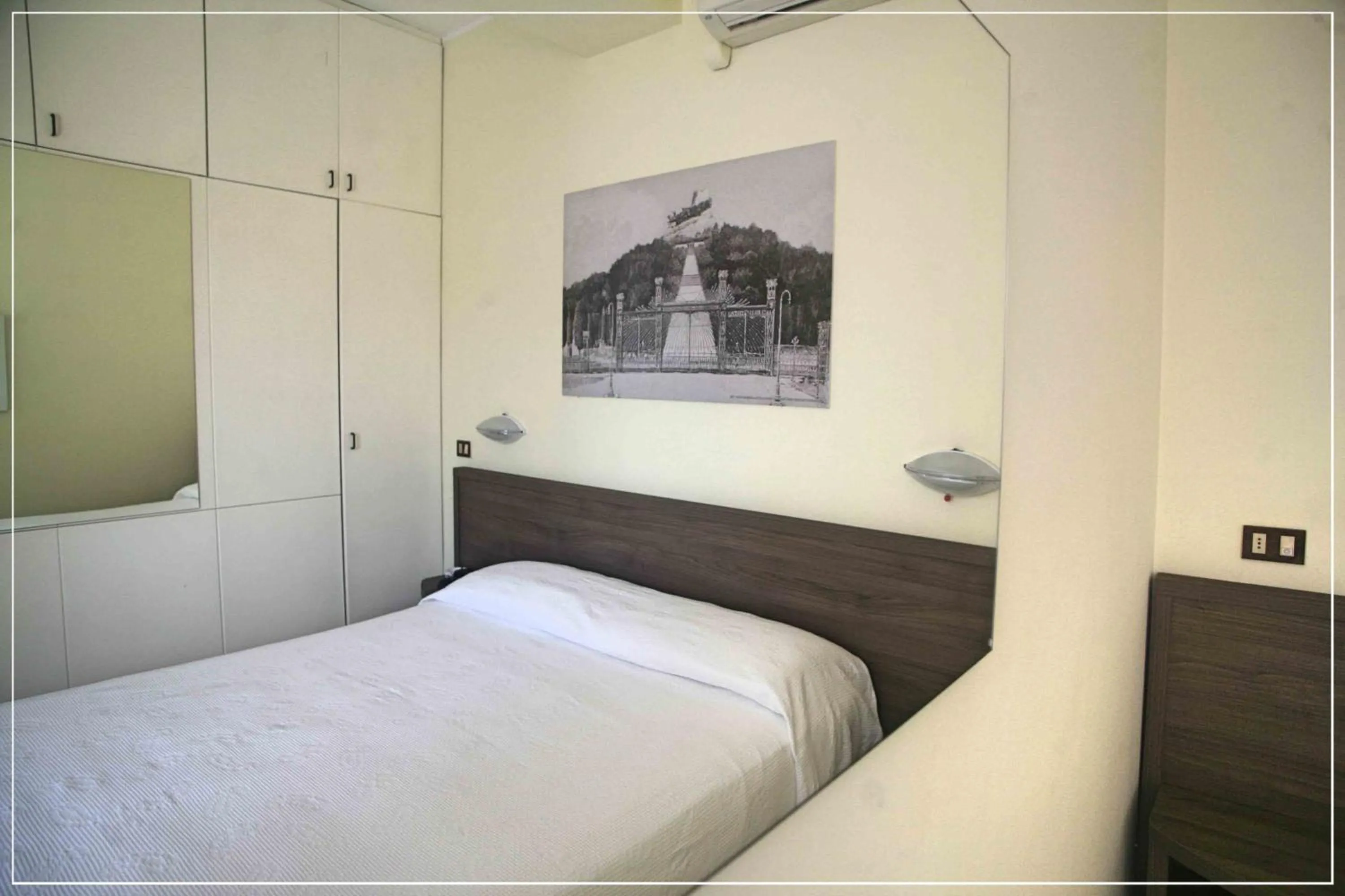 Decorative detail, Bed in Hotel I Cugini