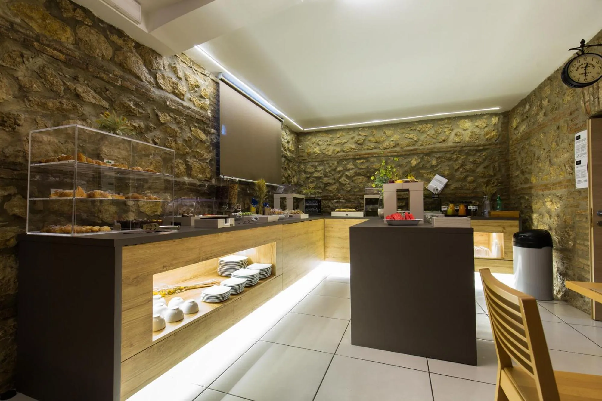 Breakfast in Plana Hotel